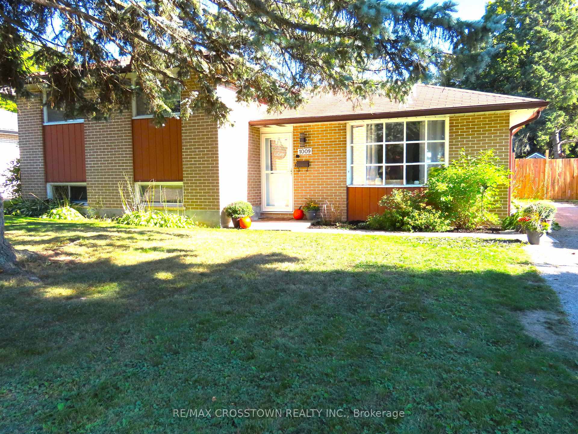 Photo 1 of 1009 Everton Road, Midland — HOMEH