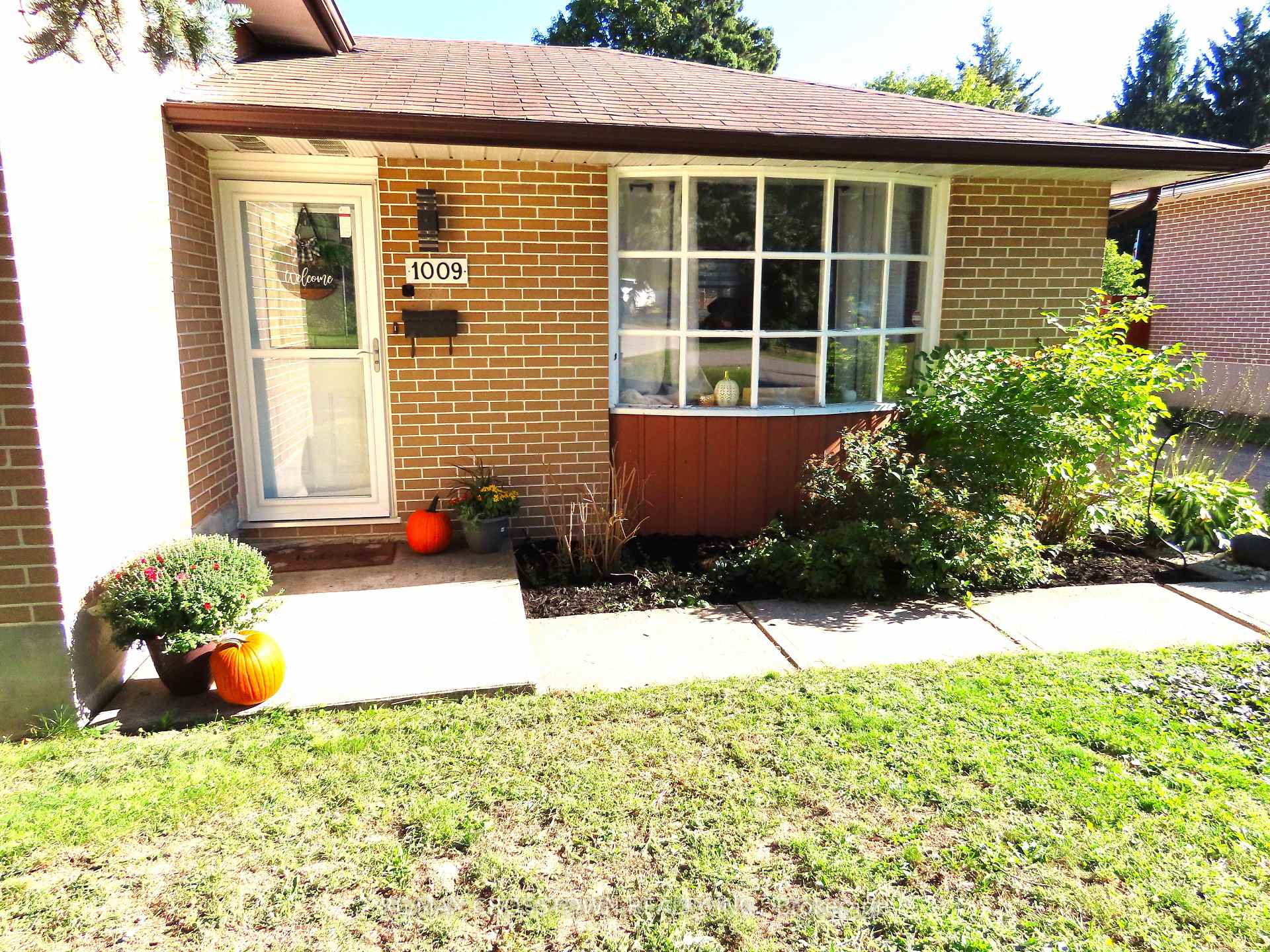 Photo 3 of 1009 Everton Road, Midland — HOMEH