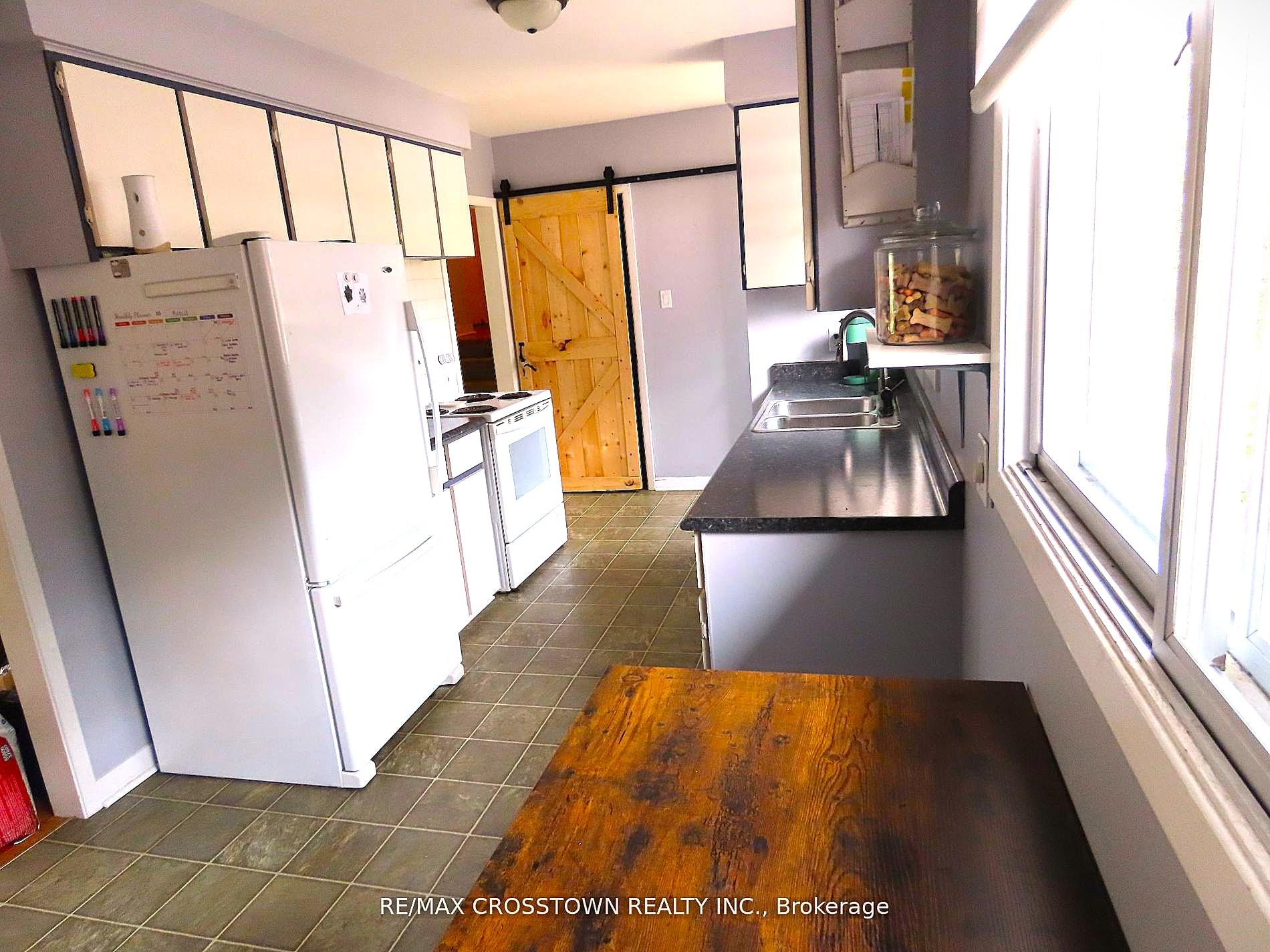 Photo 8 of 1009 Everton Road, Midland — HOMEH