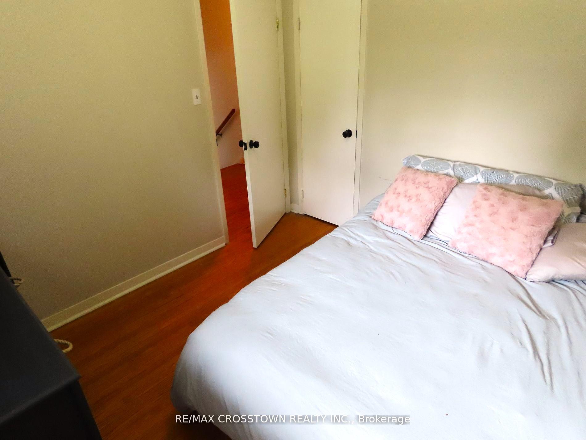 Photo 15 of 1009 Everton Road, Midland — HOMEH