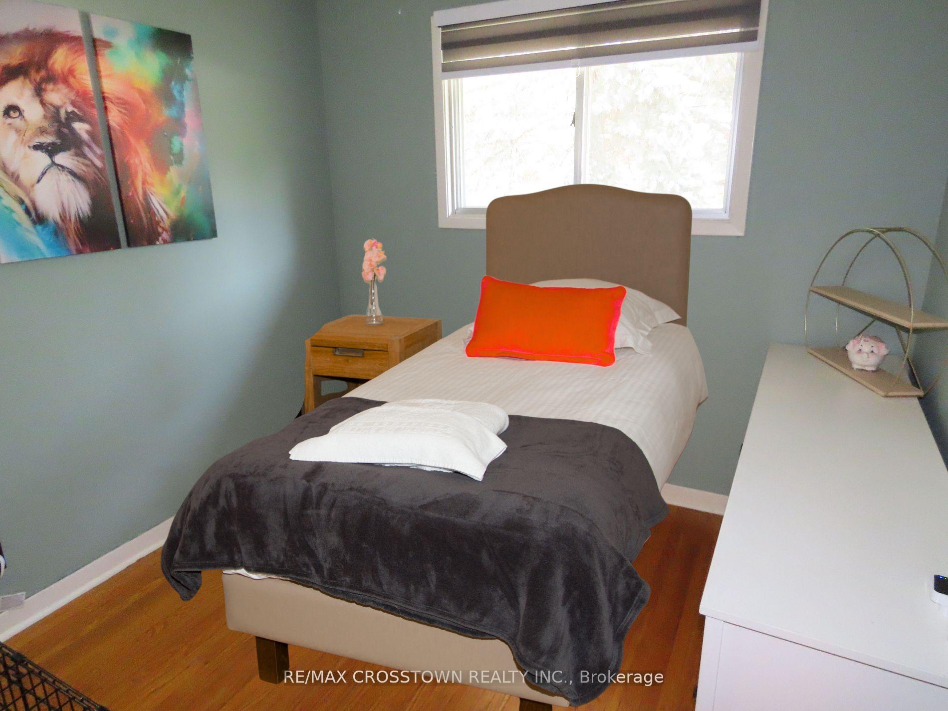 Photo 17 of 1009 Everton Road, Midland — HOMEH