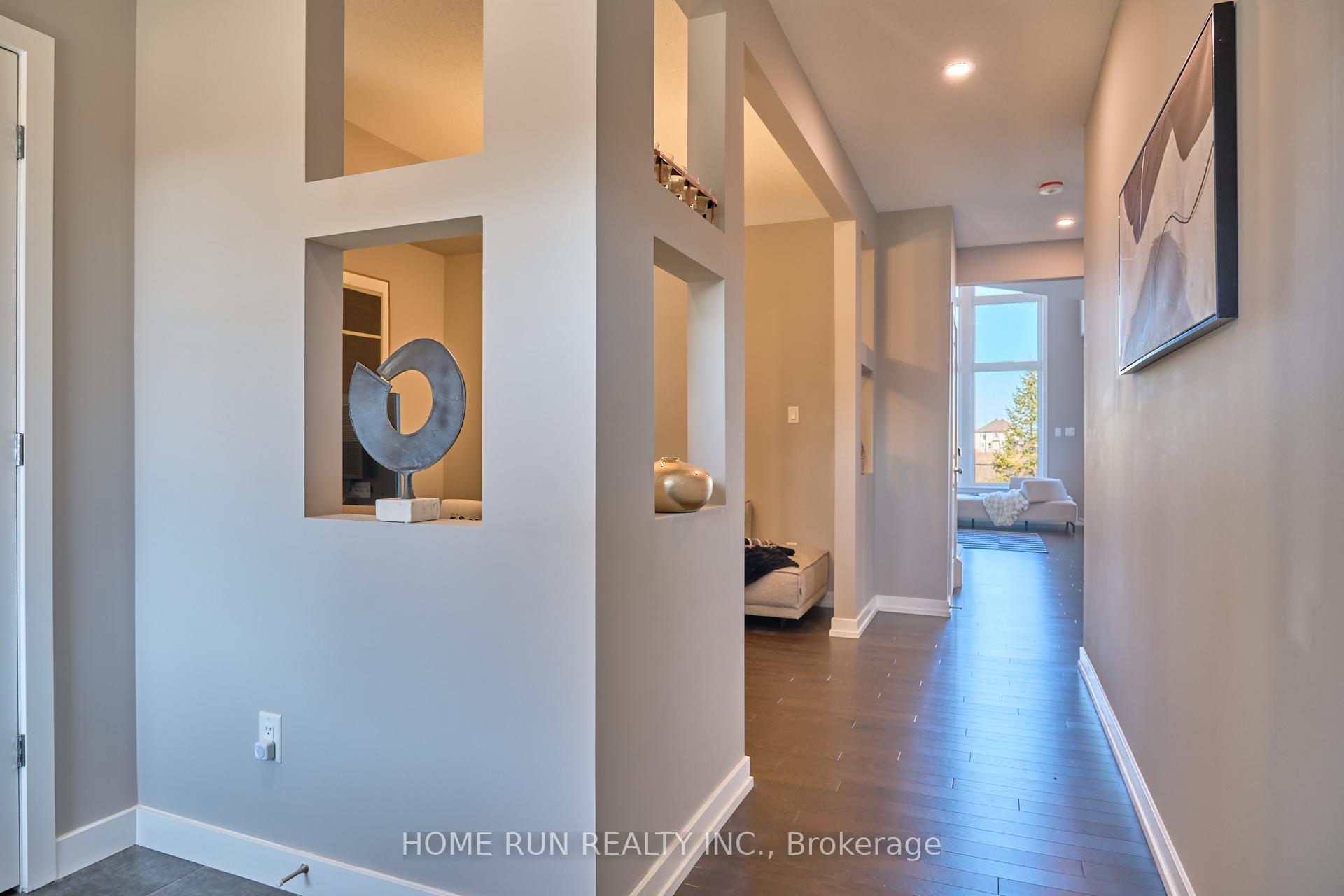 Photo 3 of 212 Condado Crescent, Ottawa, Kanata - Emerald Meadows/Trailwest — HOMEH
