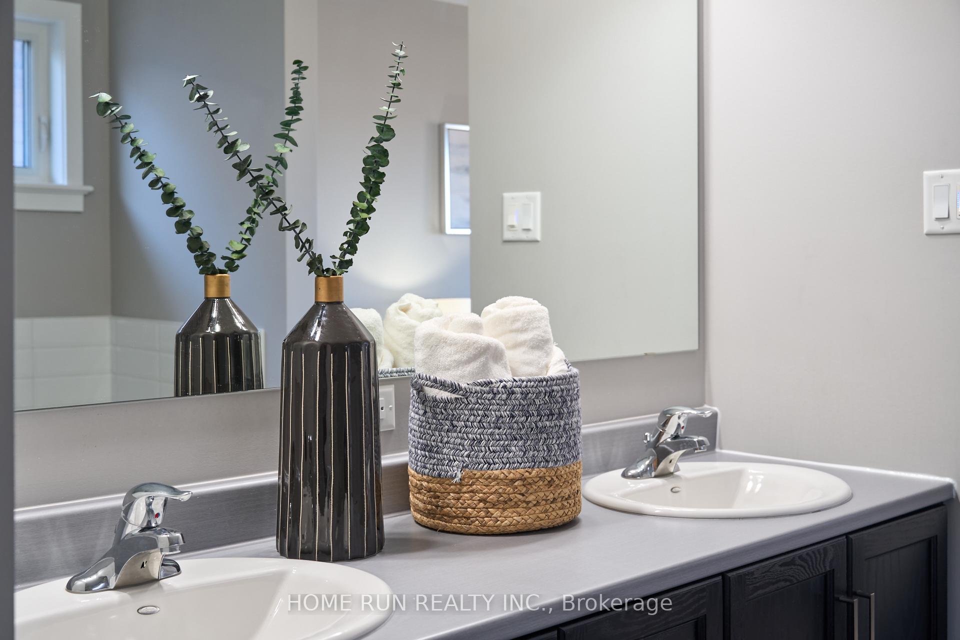 Photo 28 of 212 Condado Crescent, Ottawa, Kanata - Emerald Meadows/Trailwest — HOMEH