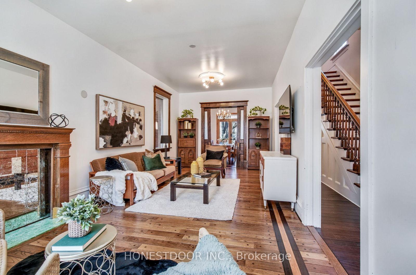 Front of 20 Locke Street S