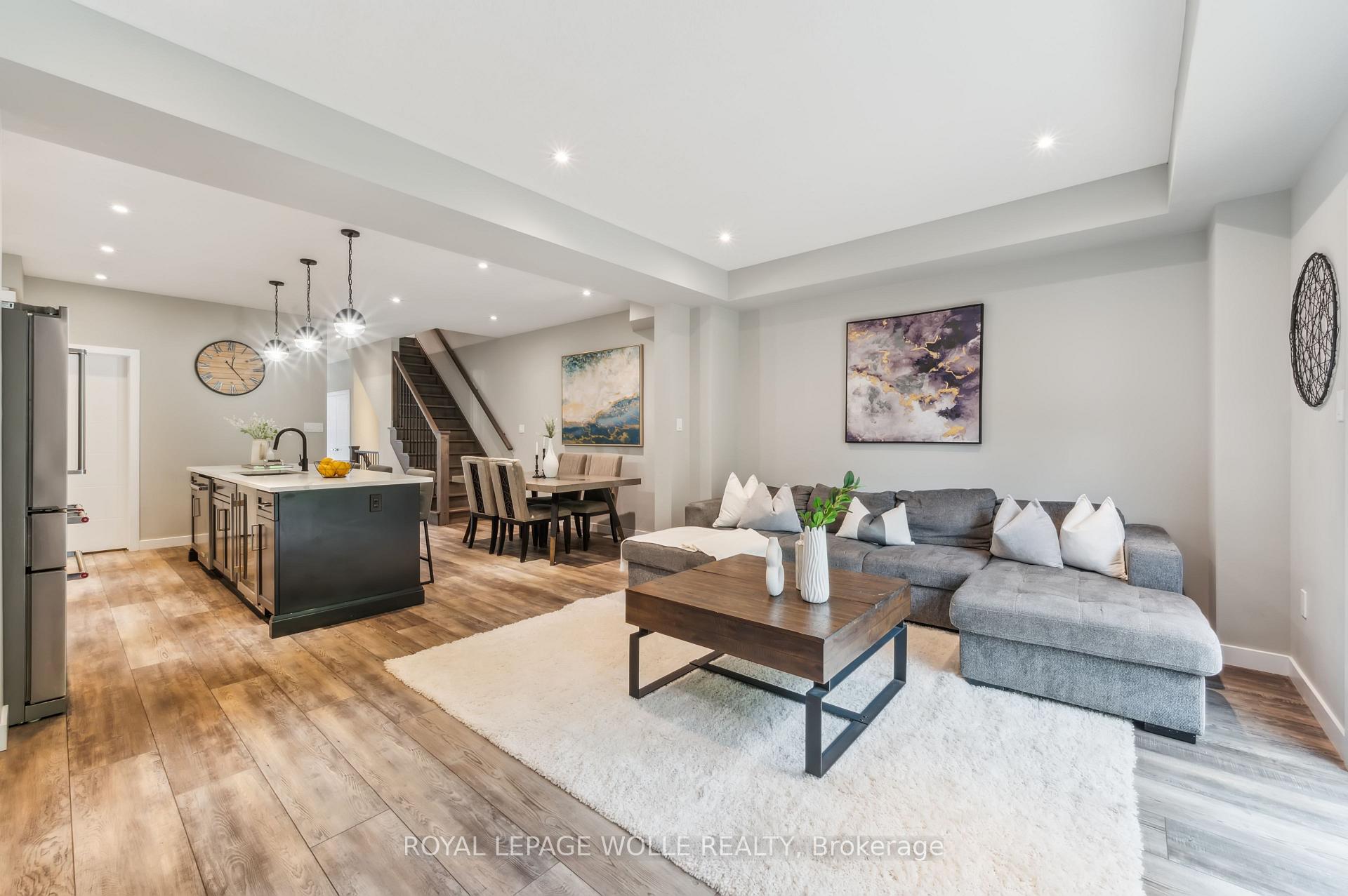 Photo 19 of 946 Robert Ferrie Drive, Kitchener — HOMEH