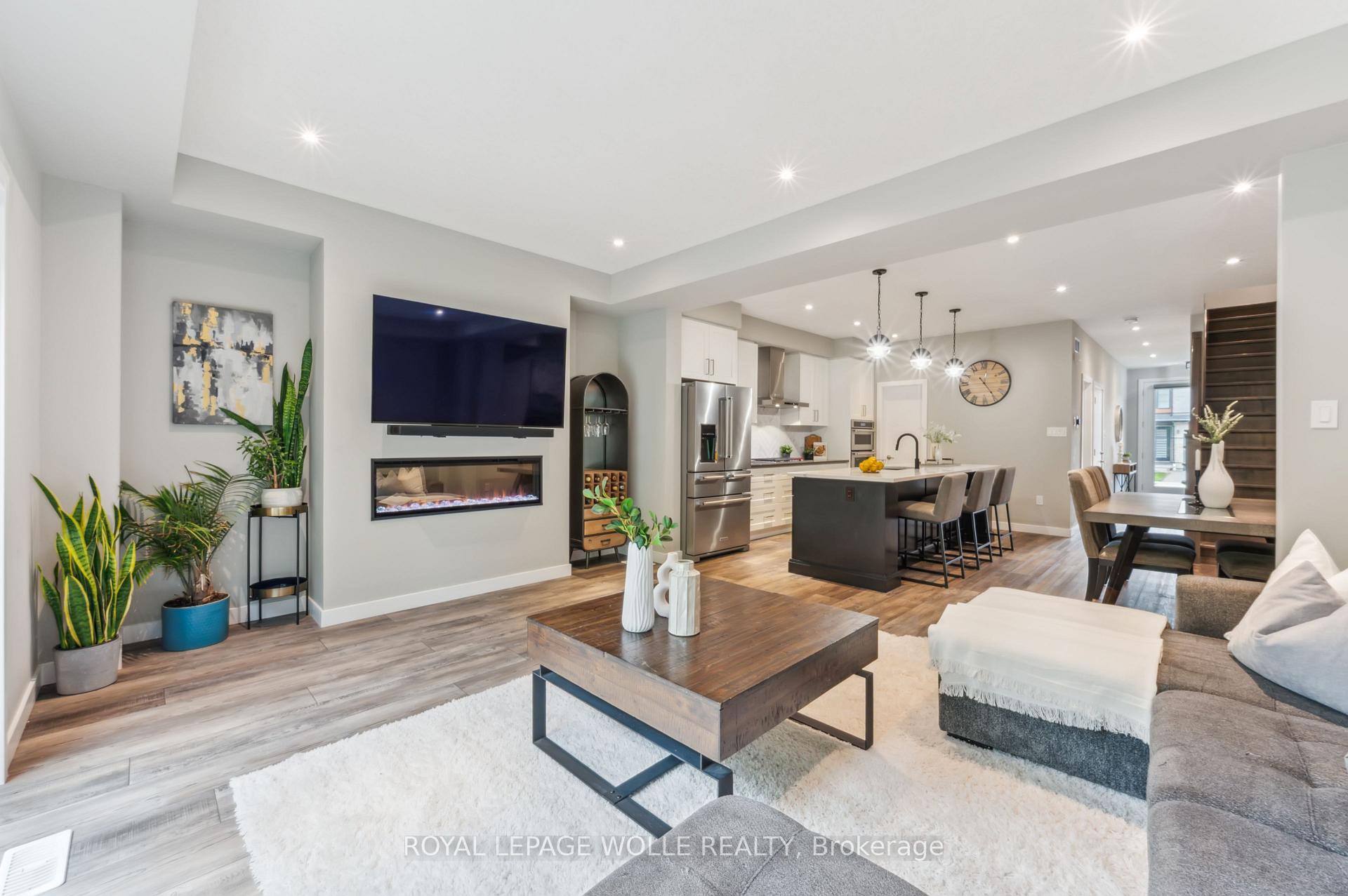 Photo 20 of 946 Robert Ferrie Drive, Kitchener — HOMEH