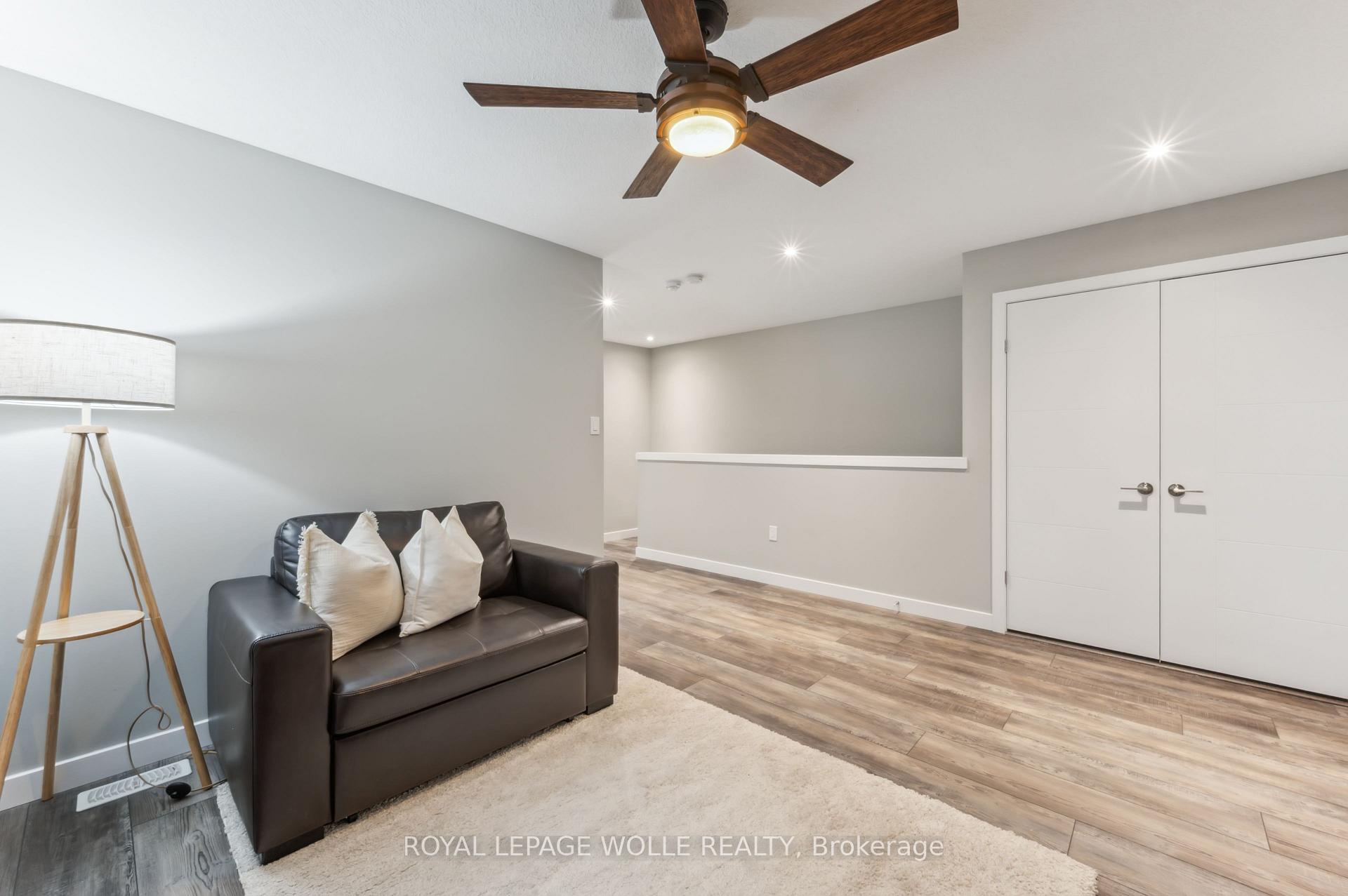 Photo 22 of 946 Robert Ferrie Drive, Kitchener — HOMEH