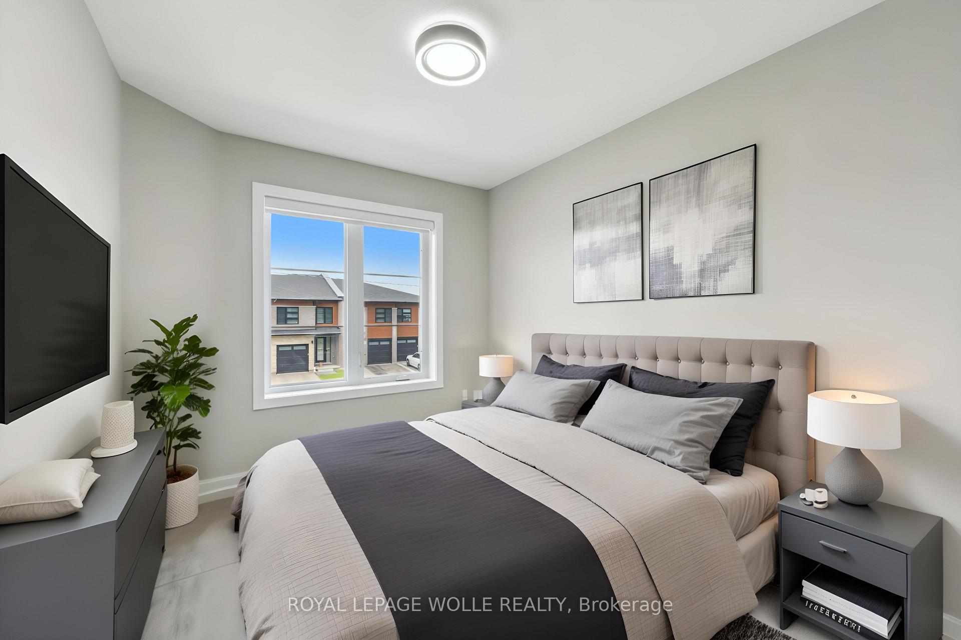 Photo 30 of 946 Robert Ferrie Drive, Kitchener — HOMEH