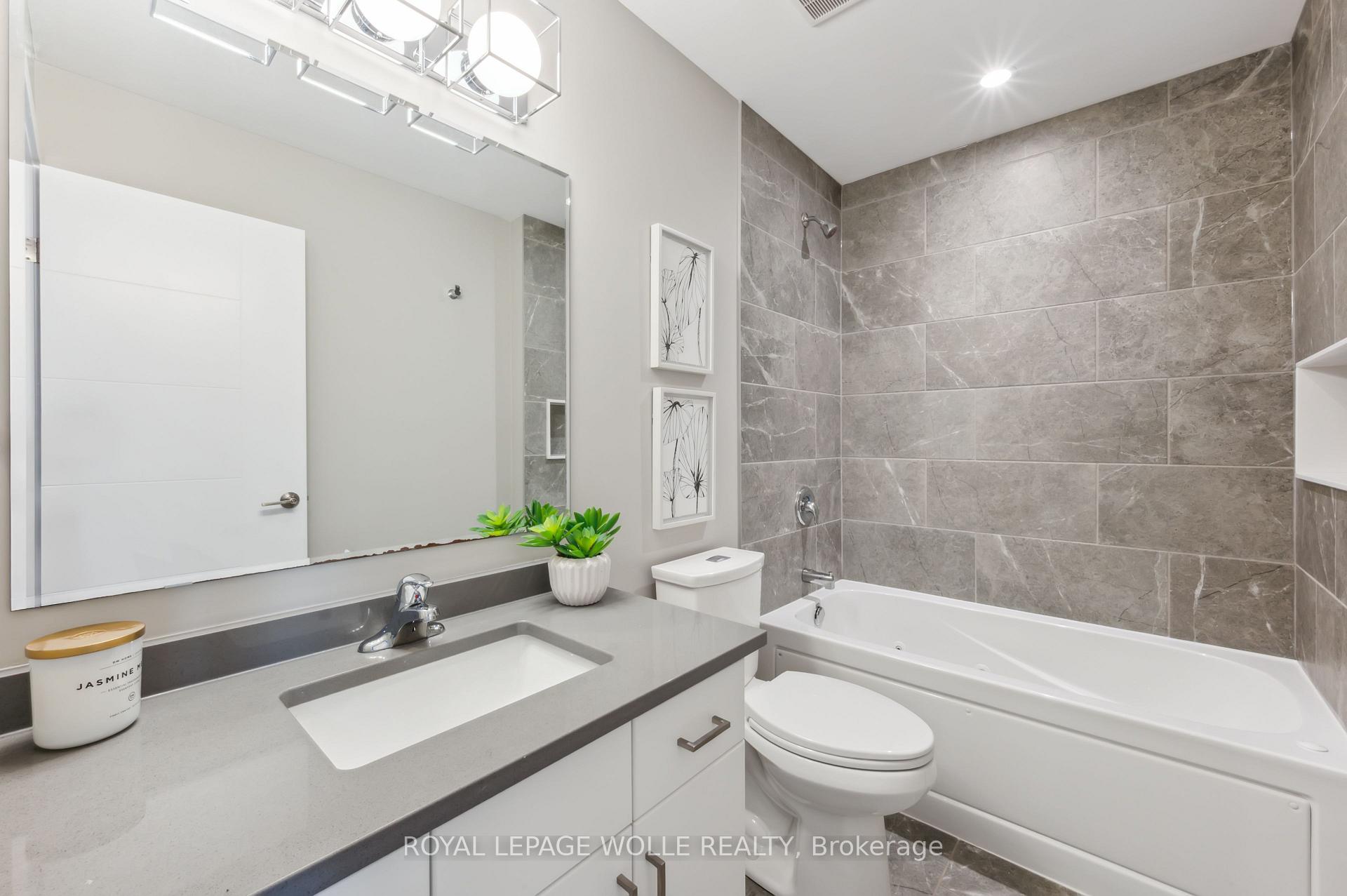 Photo 31 of 946 Robert Ferrie Drive, Kitchener — HOMEH