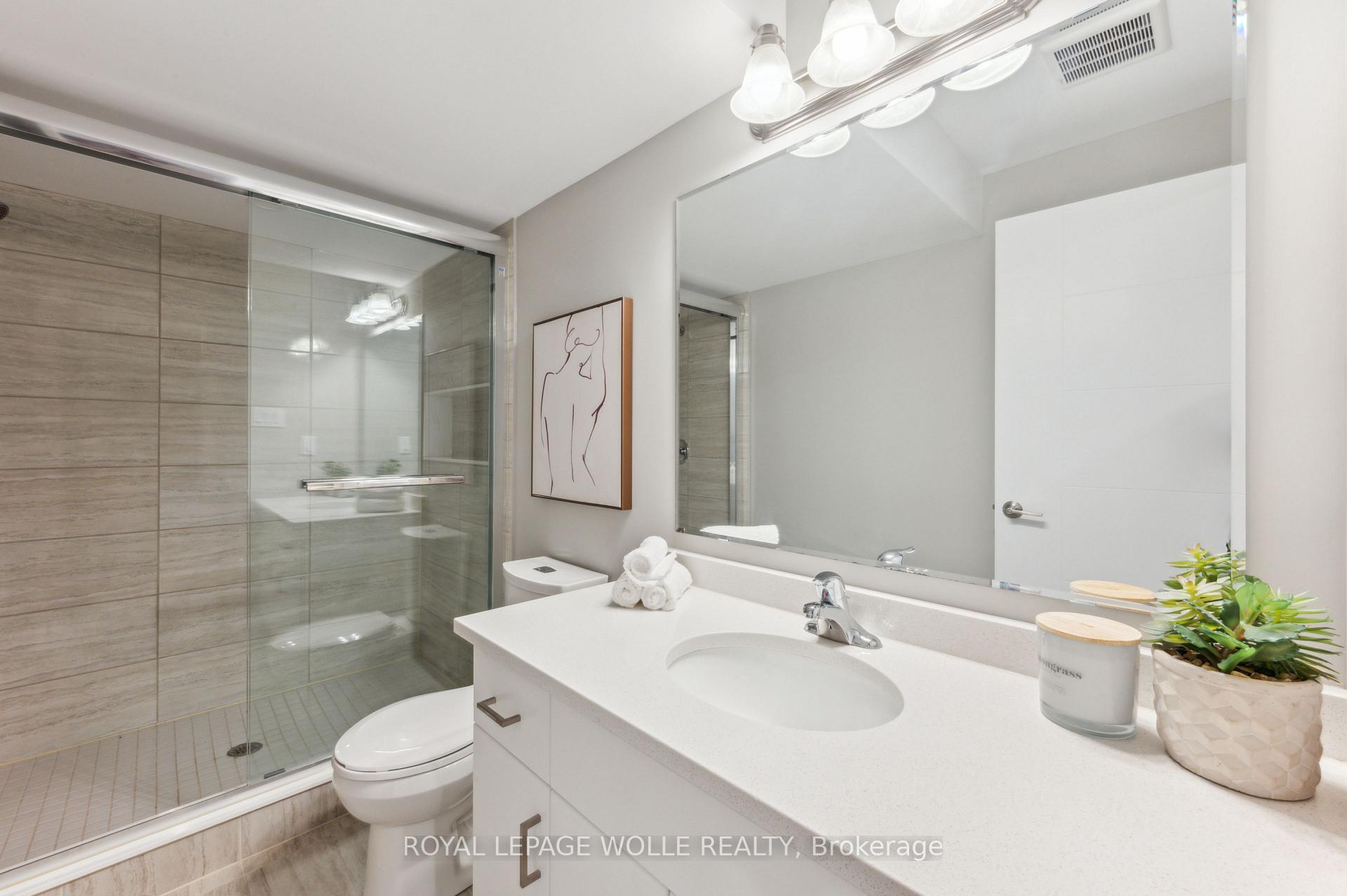 Photo 36 of 946 Robert Ferrie Drive, Kitchener — HOMEH
