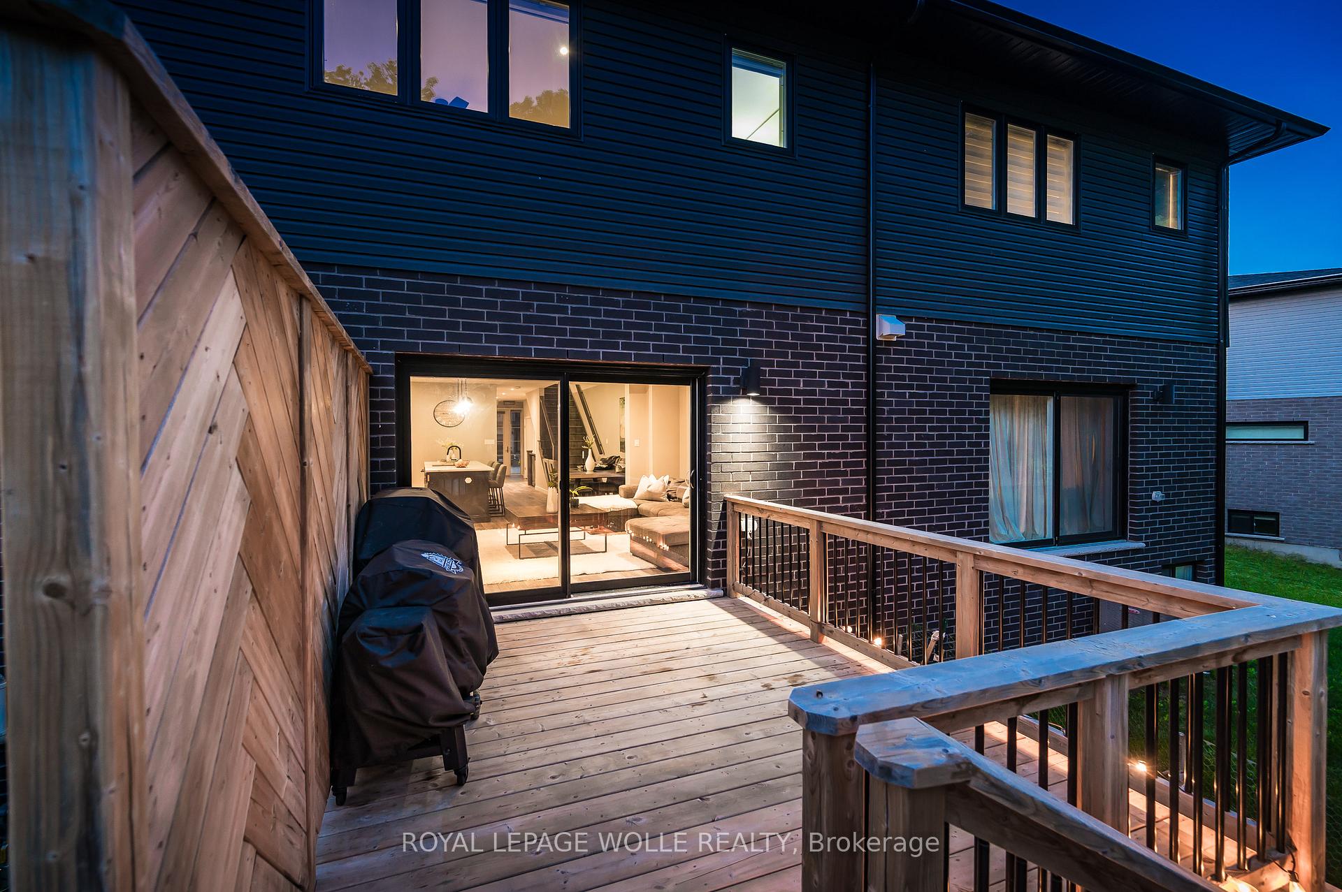 Photo 38 of 946 Robert Ferrie Drive, Kitchener — HOMEH