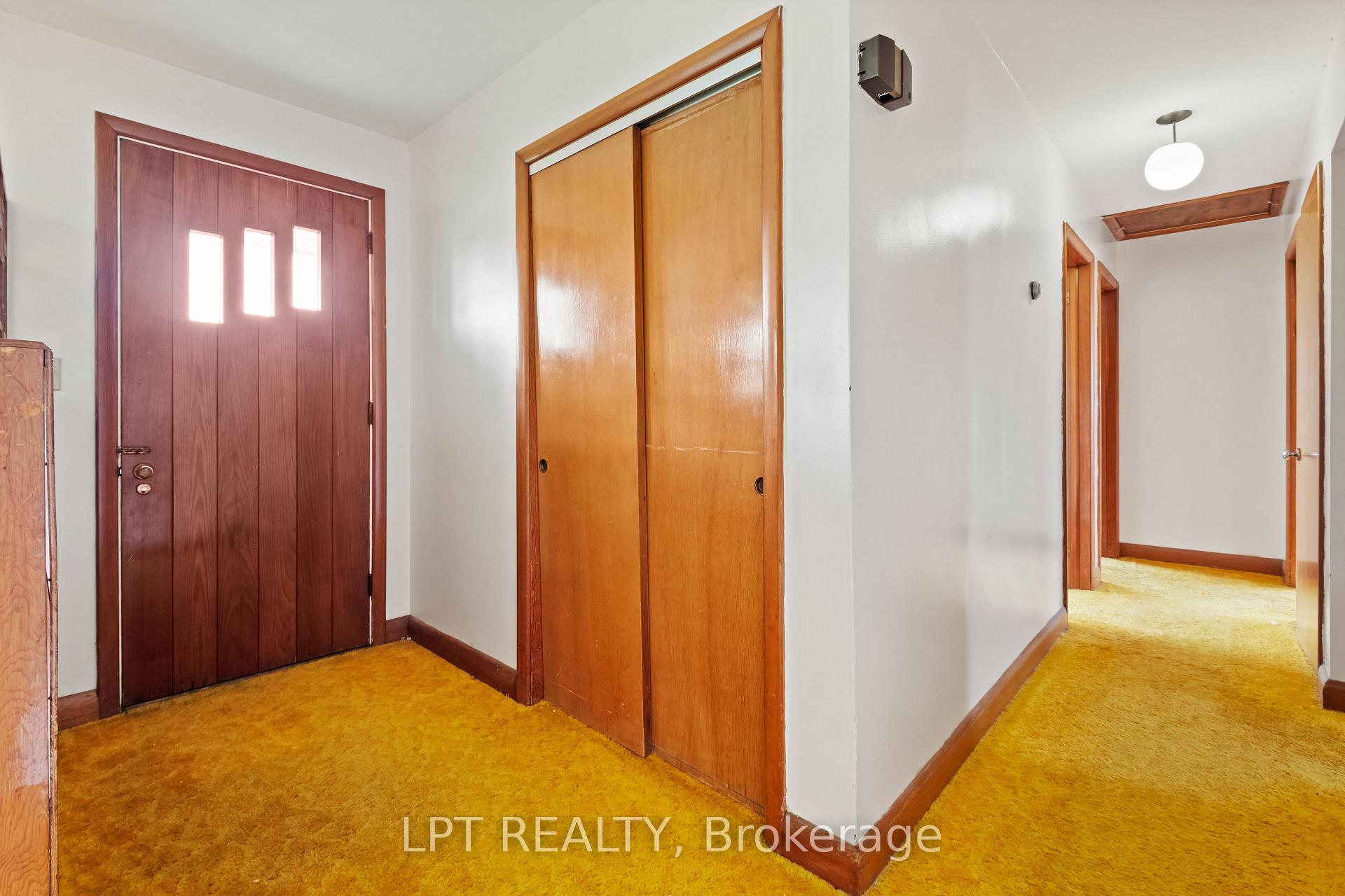 Photo 2 of 32 Jane Avenue, Kingston, West of Sir John A. Blvd — HOMEH