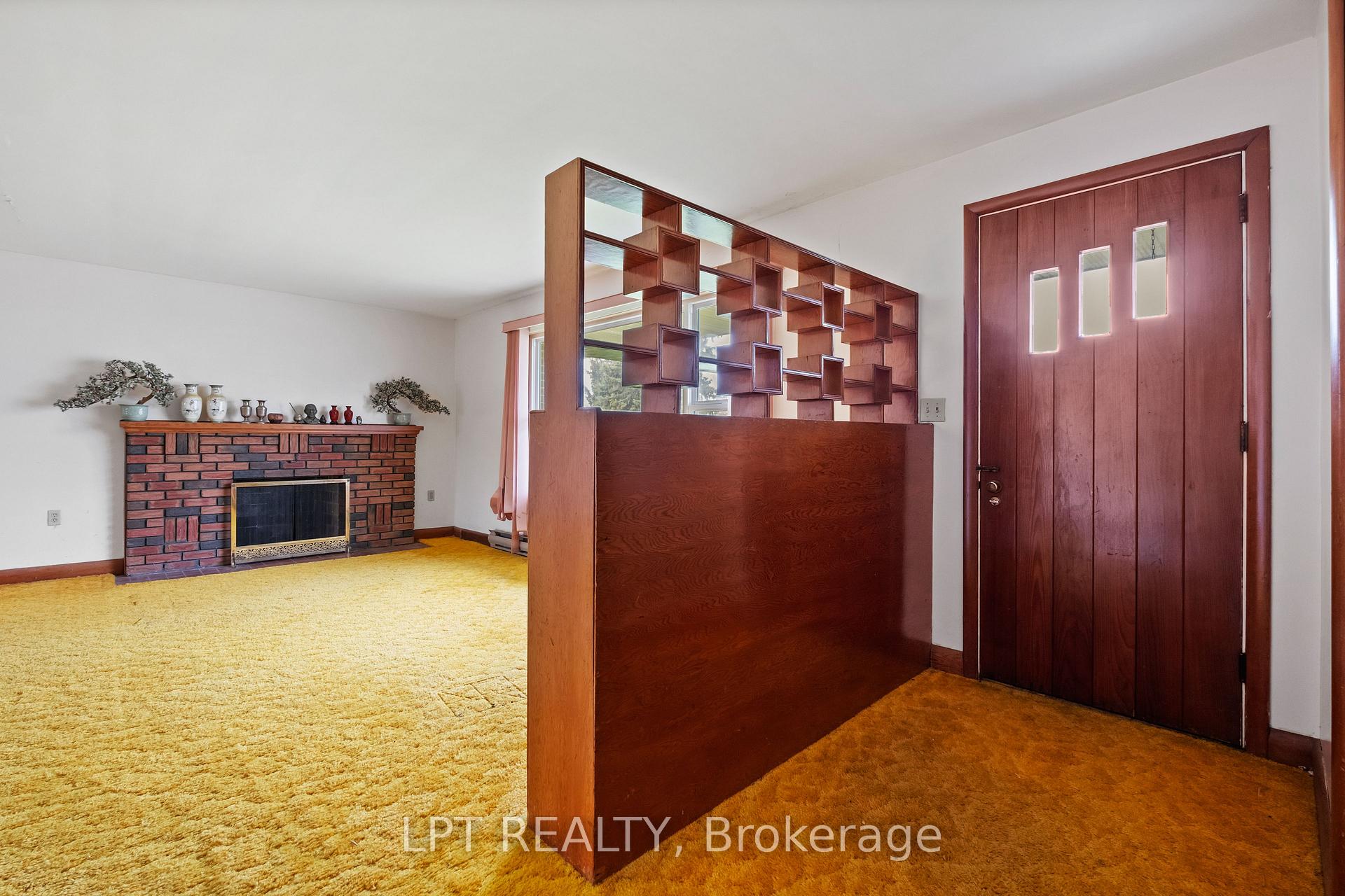 Photo 3 of 32 Jane Avenue, Kingston, West of Sir John A. Blvd — HOMEH