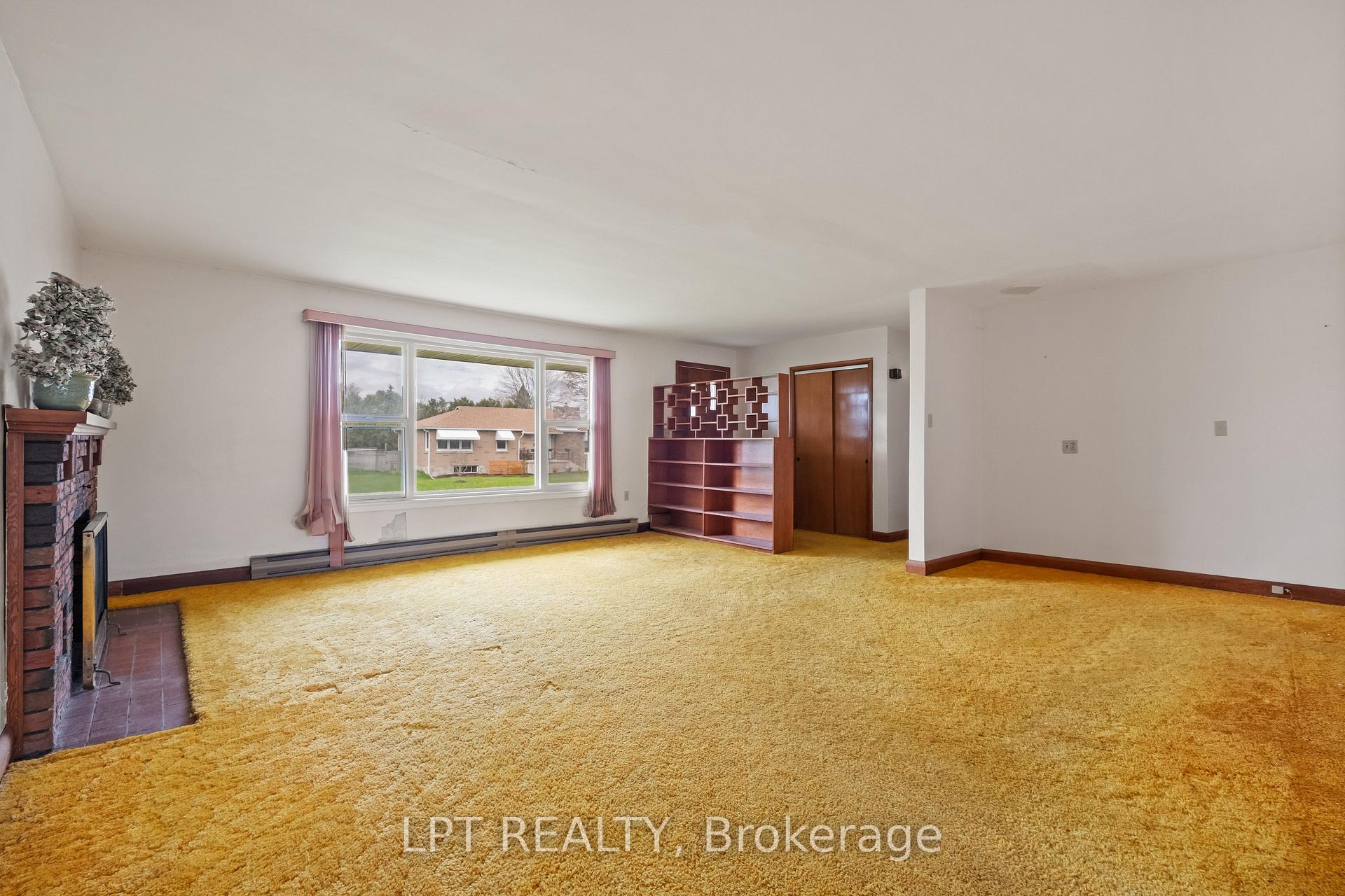 Photo 6 of 32 Jane Avenue, Kingston, West of Sir John A. Blvd — HOMEH