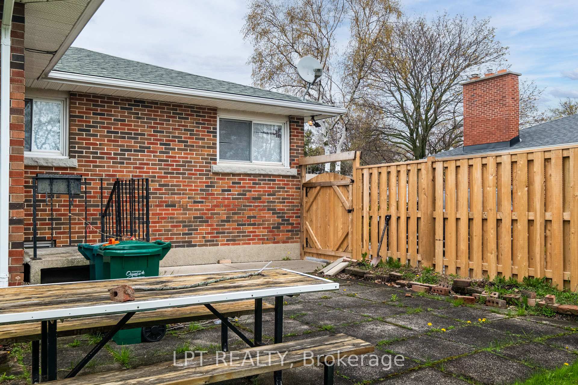 Photo 23 of 32 Jane Avenue, Kingston, West of Sir John A. Blvd — HOMEH