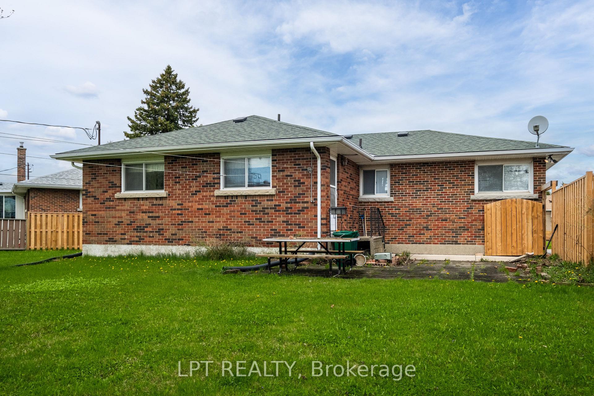 Photo 24 of 32 Jane Avenue, Kingston, West of Sir John A. Blvd — HOMEH