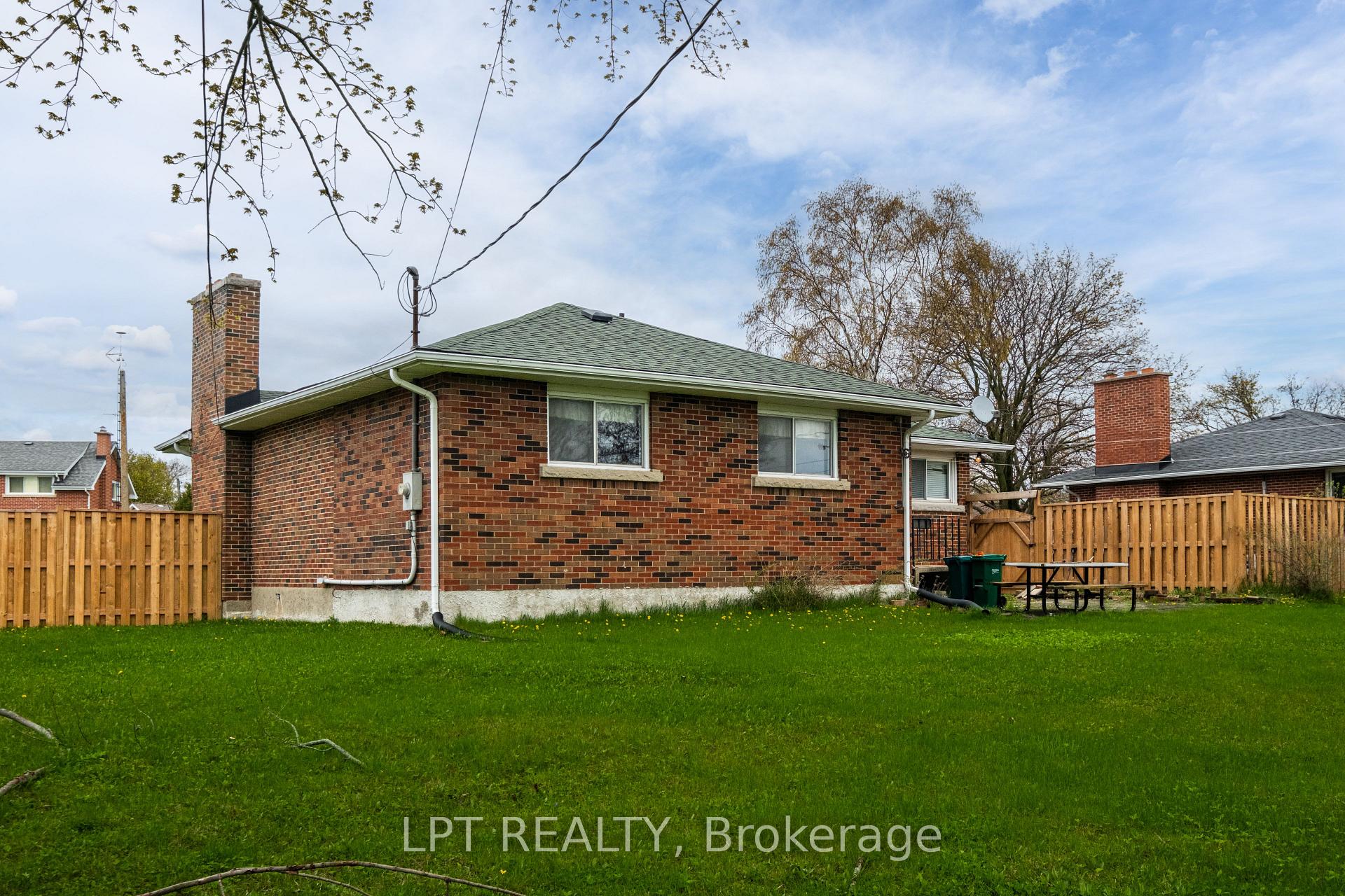 Photo 25 of 32 Jane Avenue, Kingston, West of Sir John A. Blvd — HOMEH