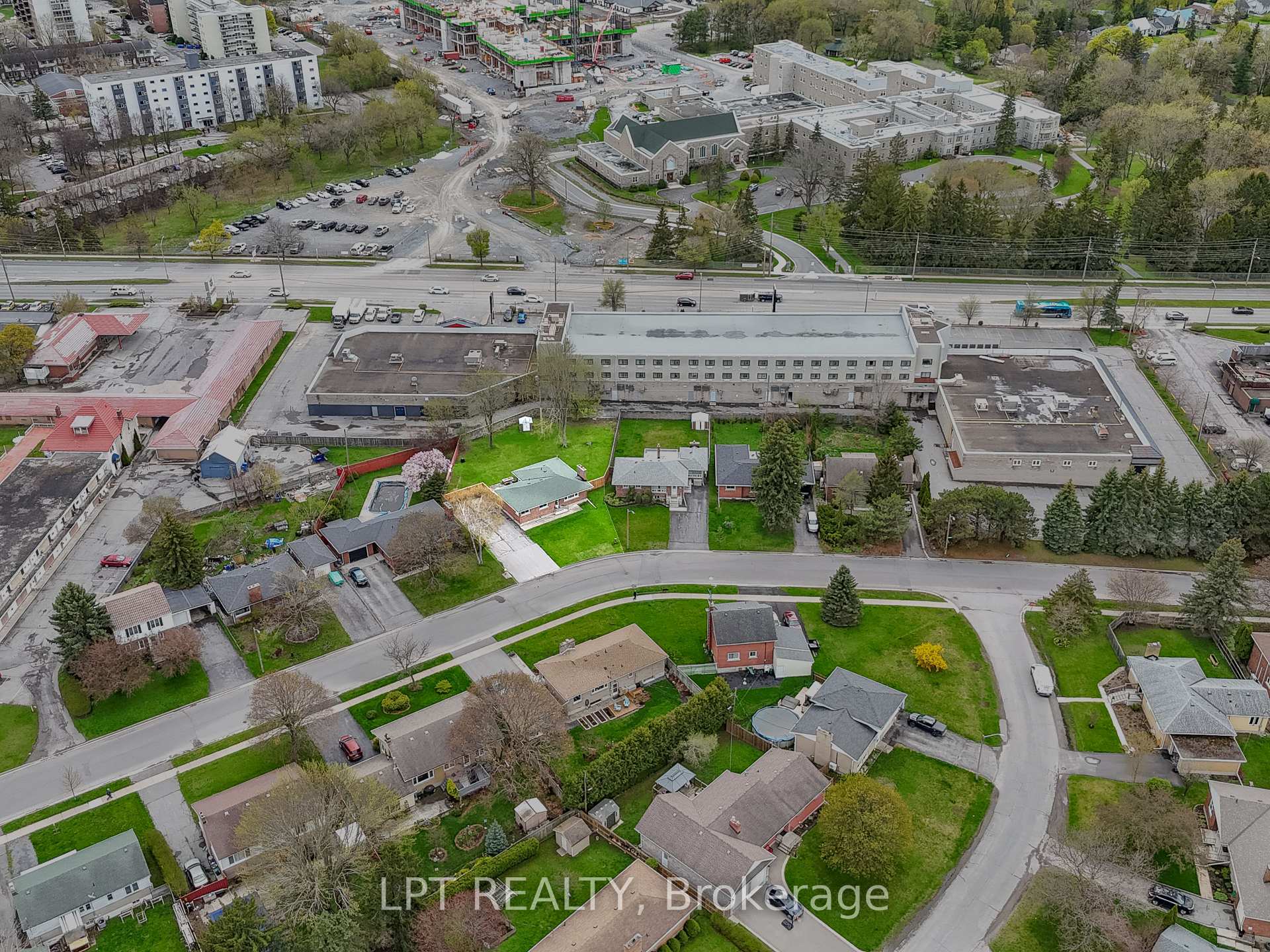 Photo 27 of 32 Jane Avenue, Kingston, West of Sir John A. Blvd — HOMEH