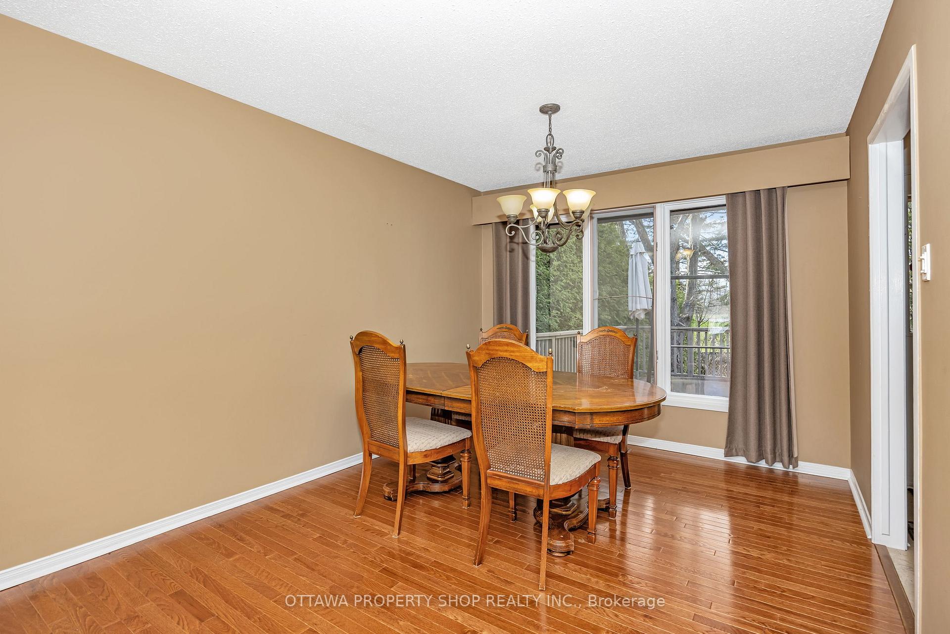 Photo 6 of 54 Chimo Drive, Ottawa, Kanata - Katimavik — HOMEH