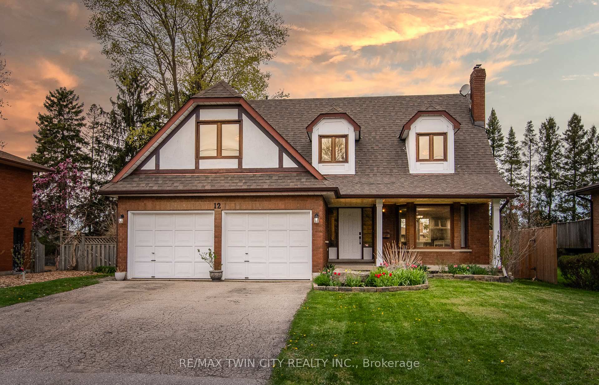 Photo 1 of 12 Sunrise Drive, Kitchener — HOMEH