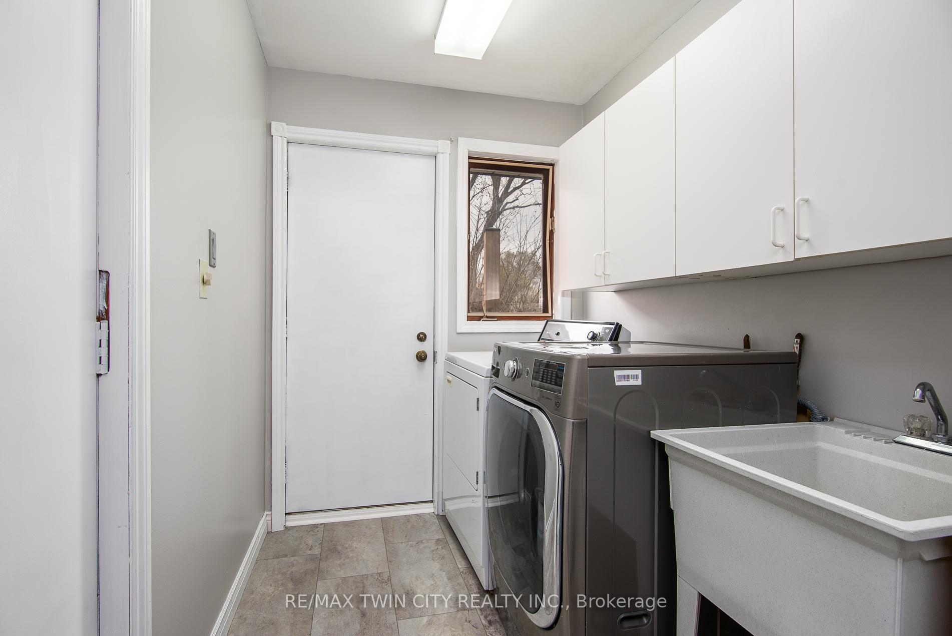 Photo 34 of 12 Sunrise Drive, Kitchener — HOMEH