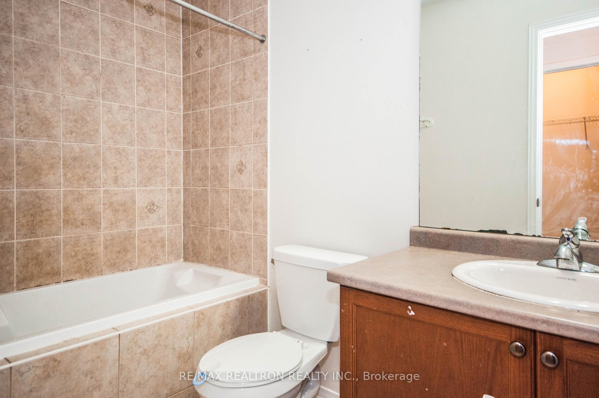 Photo 3 of 46 Truchard Avenue, Markham, Berczy — HOMEH
