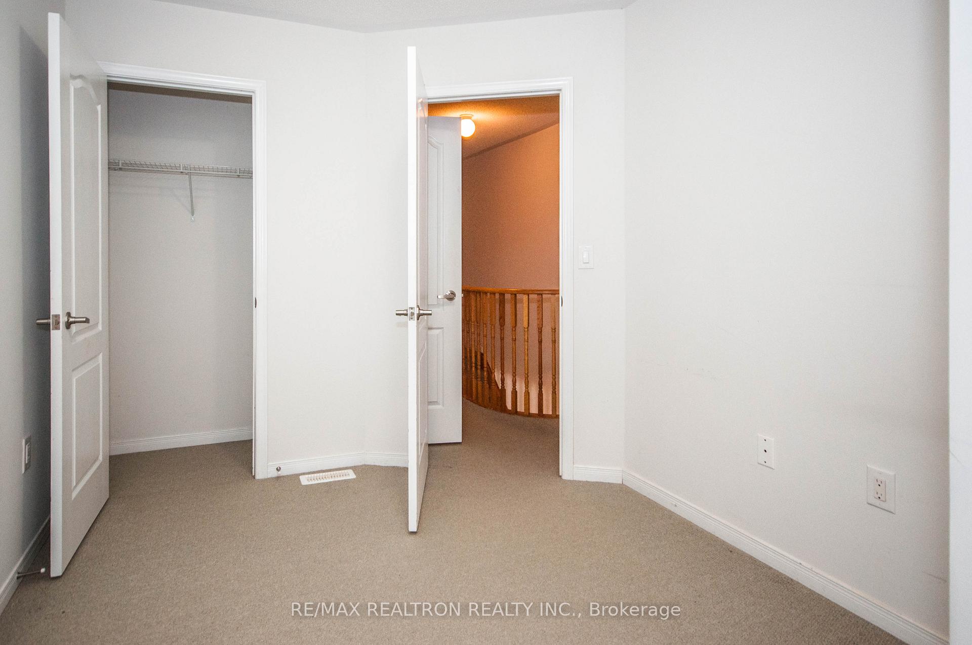 Photo 4 of 46 Truchard Avenue, Markham, Berczy — HOMEH