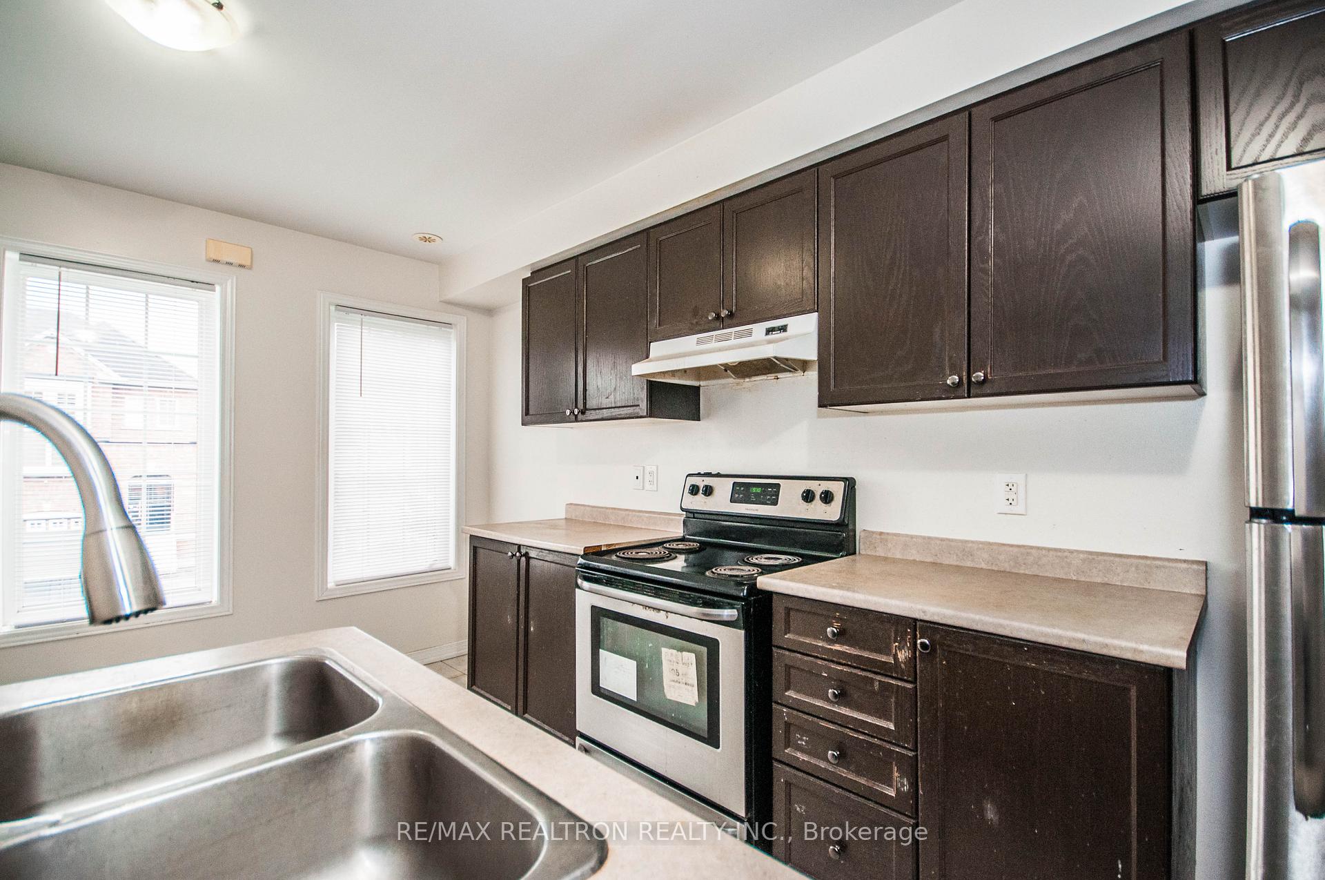 Photo 9 of 46 Truchard Avenue, Markham, Berczy — HOMEH