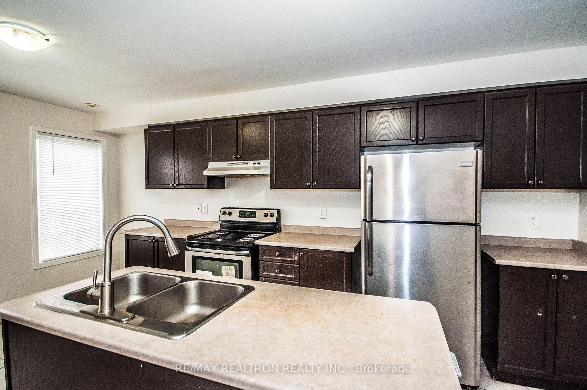 Photo 10 of 46 Truchard Avenue, Markham, Berczy — HOMEH