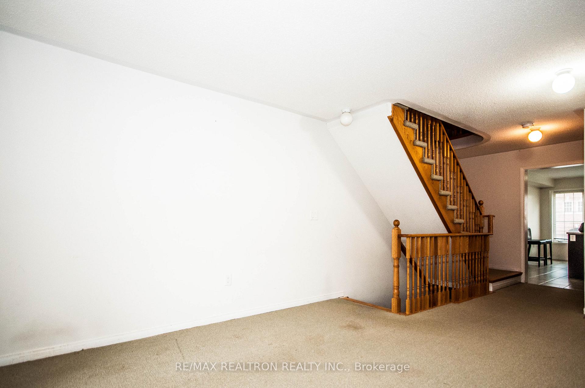 Photo 14 of 46 Truchard Avenue, Markham, Berczy — HOMEH