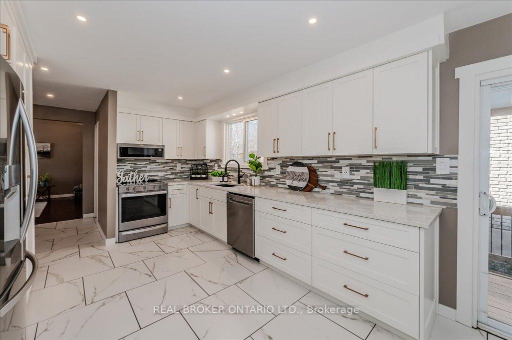 Photo 11 of 60 Silverspring Crescent, Kitchener — HOMEH