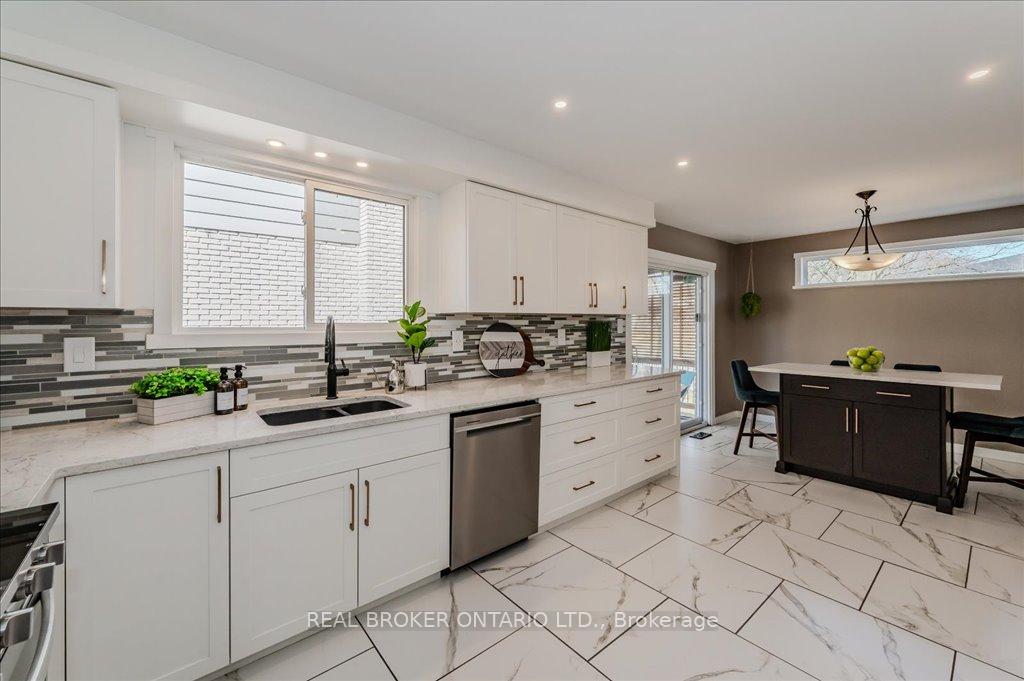 Photo 12 of 60 Silverspring Crescent, Kitchener — HOMEH