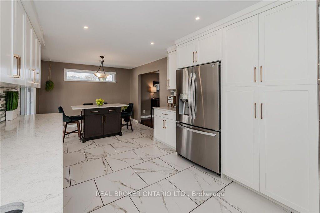 Photo 13 of 60 Silverspring Crescent, Kitchener — HOMEH