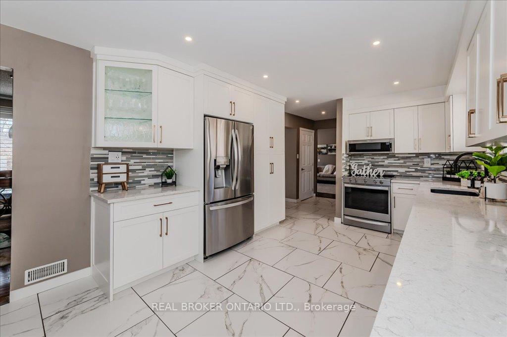 Photo 15 of 60 Silverspring Crescent, Kitchener — HOMEH
