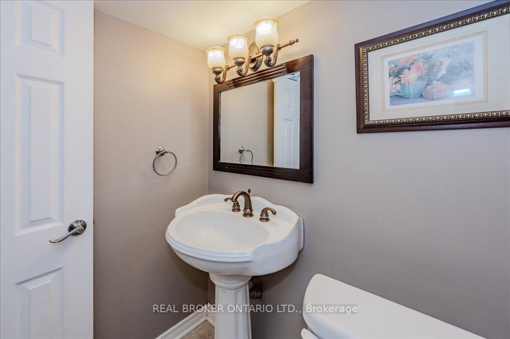 Photo 33 of 60 Silverspring Crescent, Kitchener — HOMEH