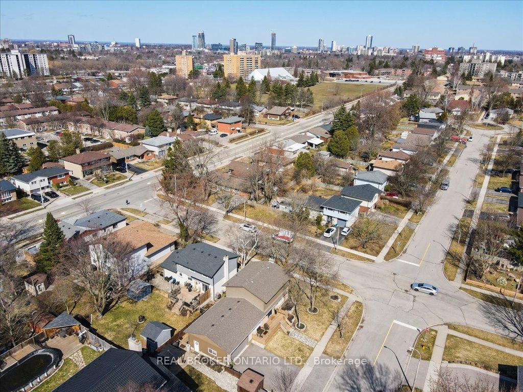 Photo 37 of 60 Silverspring Crescent, Kitchener — HOMEH