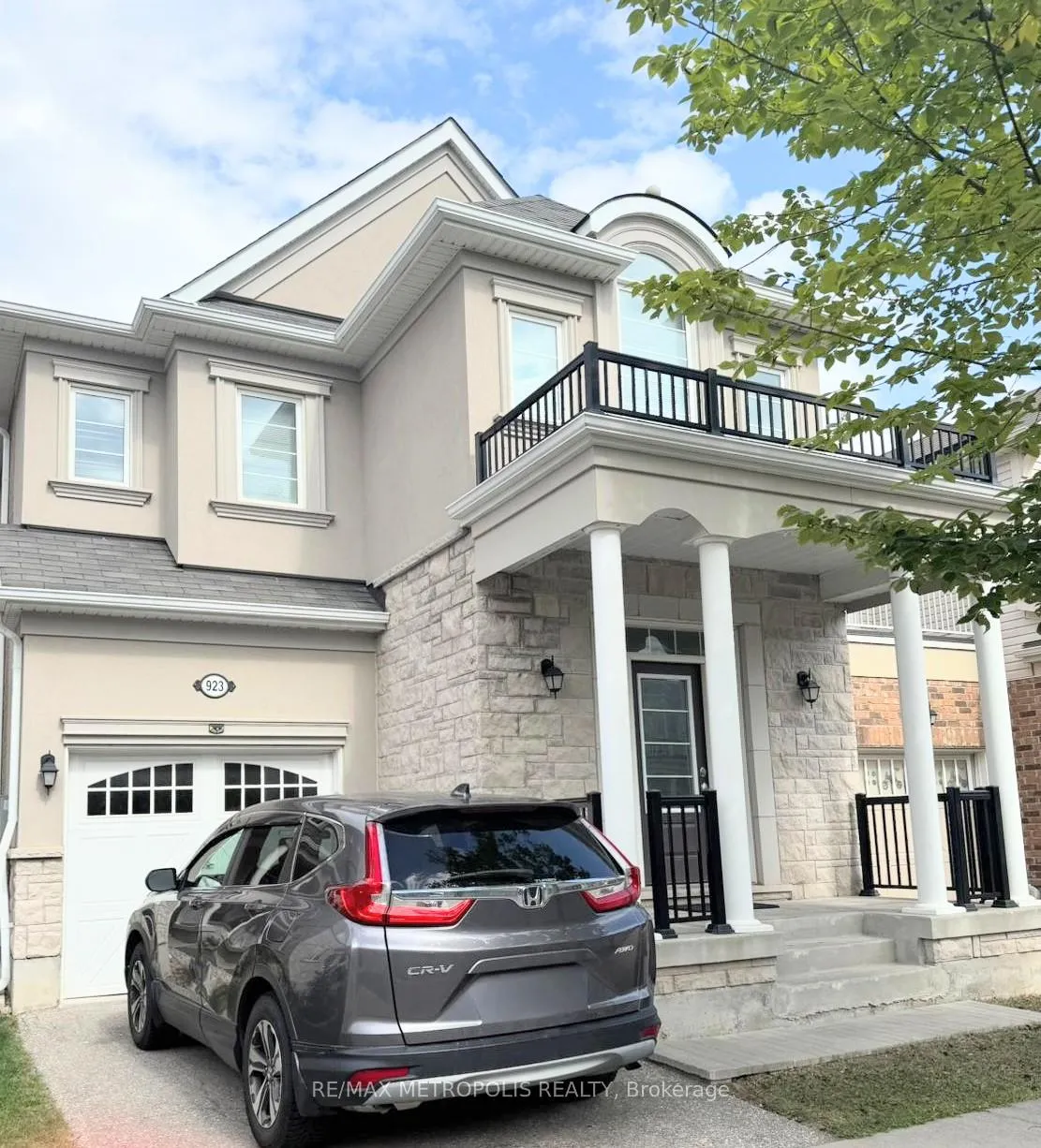 Front of Unit BSMT, 923 Penson Crescent