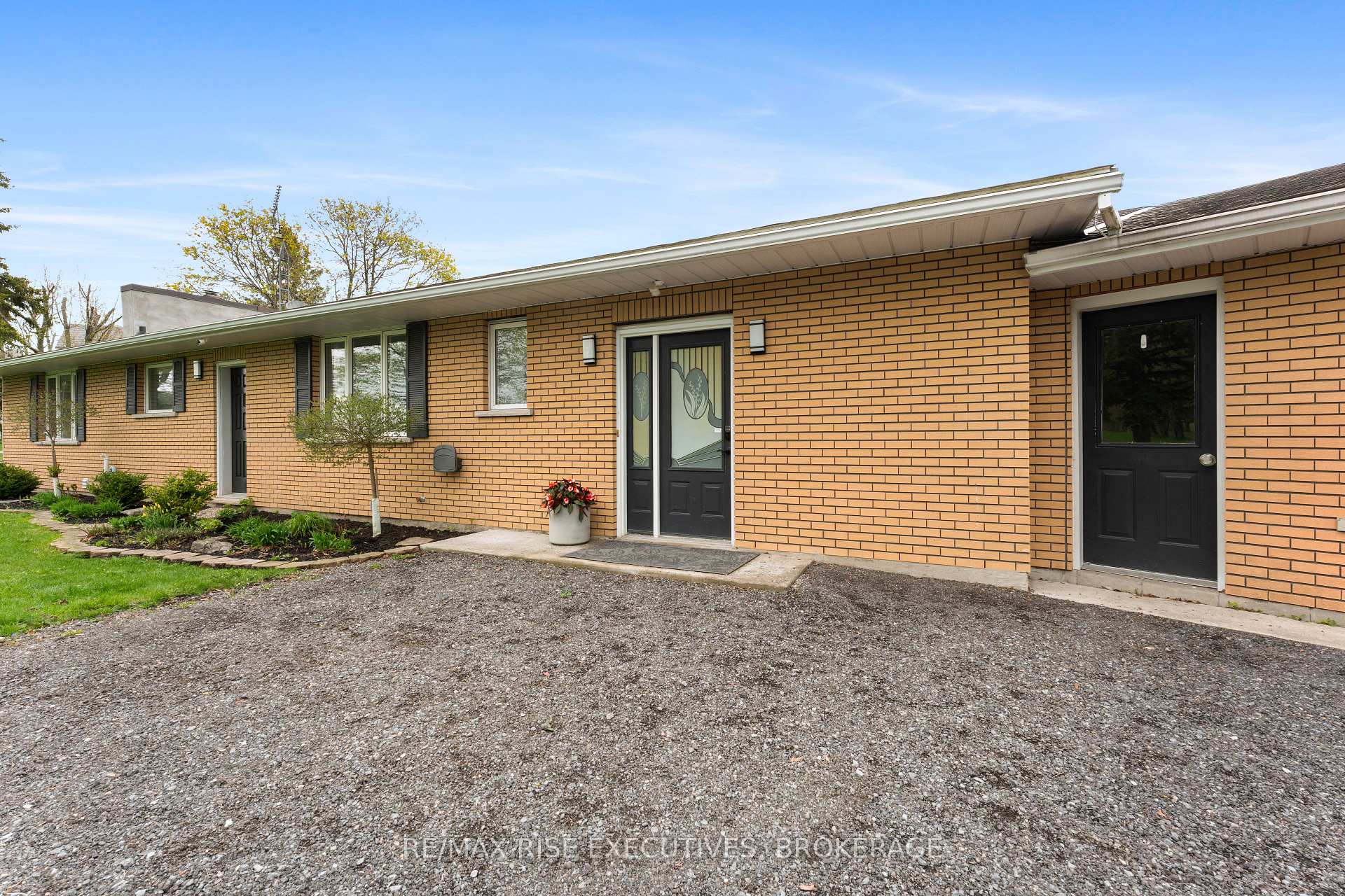 Photo 6 of 25 Aragon Road, Kingston, City North of 401 — HOMEH