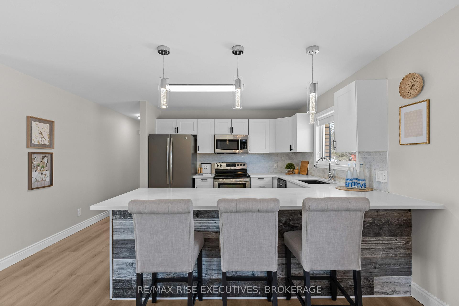 Photo 13 of 25 Aragon Road, Kingston, City North of 401 — HOMEH