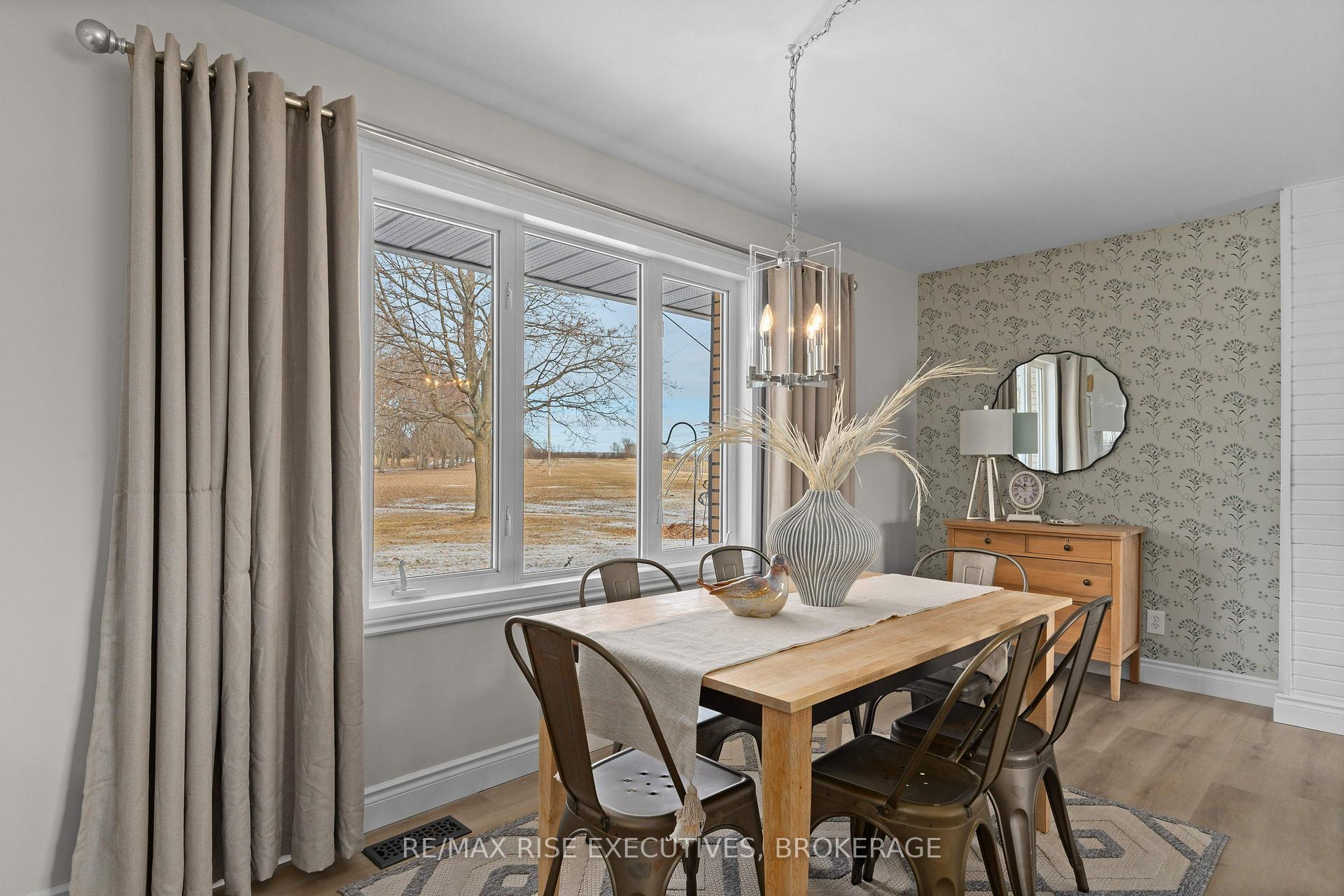 Photo 14 of 25 Aragon Road, Kingston, City North of 401 — HOMEH