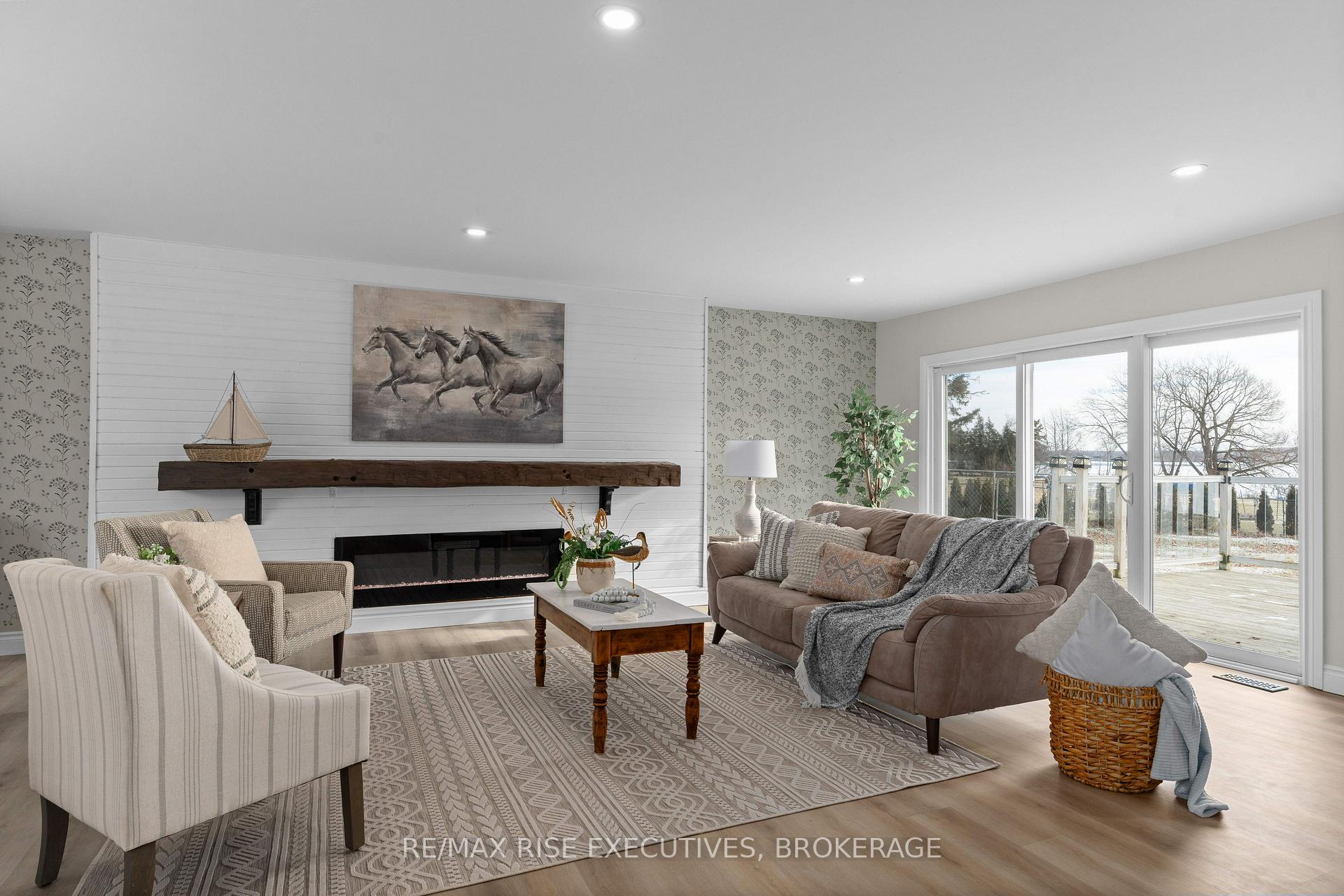 Photo 15 of 25 Aragon Road, Kingston, City North of 401 — HOMEH