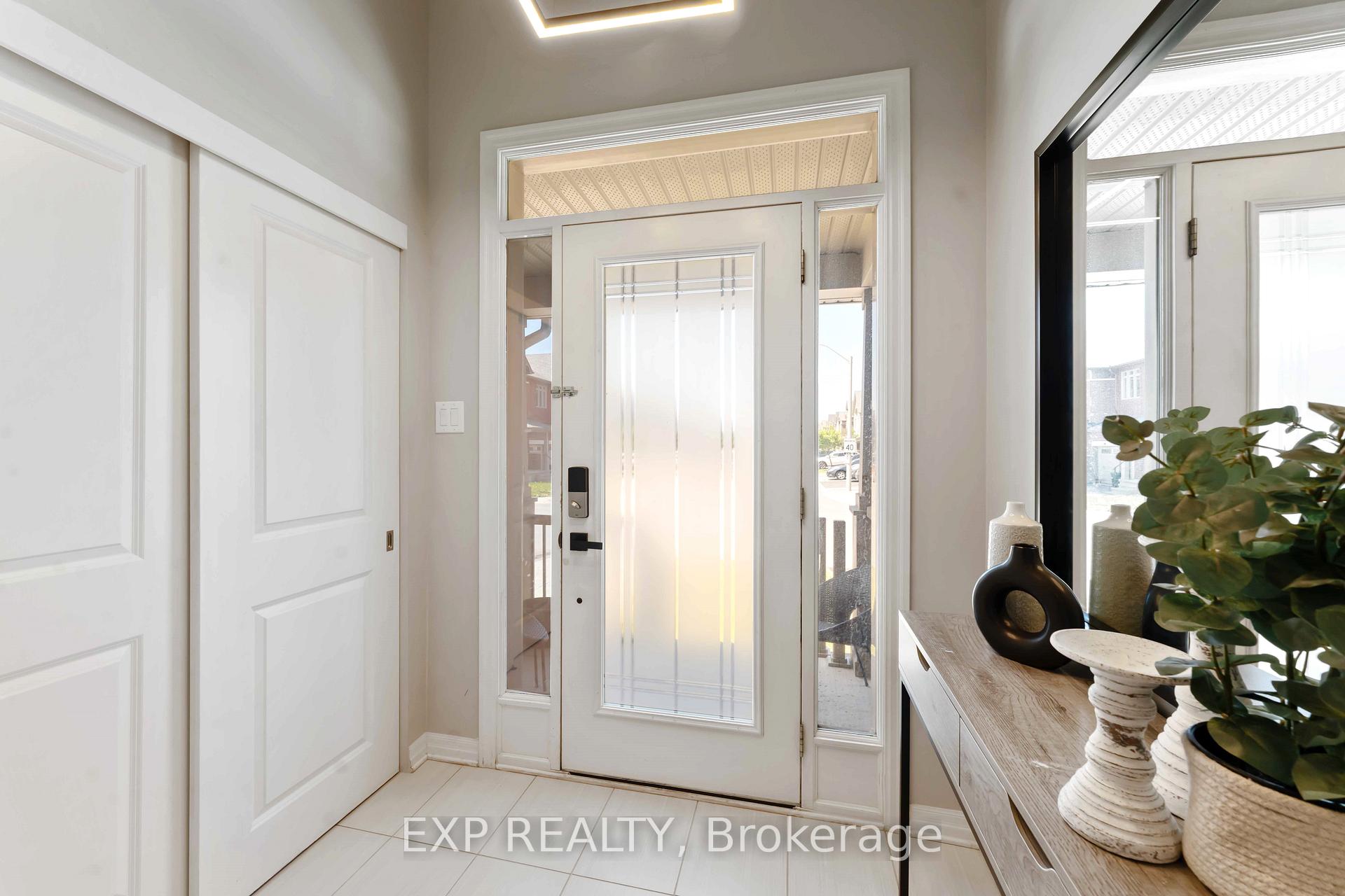 Photo 3 of 329 Tulum Crescent, Ottawa, Kanata - Emerald Meadows/Trailwest — HOMEH