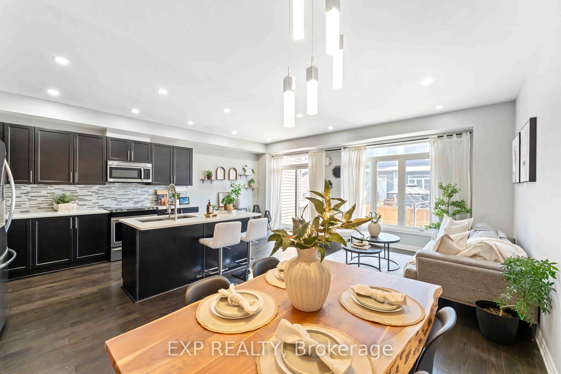 Photo 5 of 329 Tulum Crescent, Ottawa, Kanata - Emerald Meadows/Trailwest — HOMEH