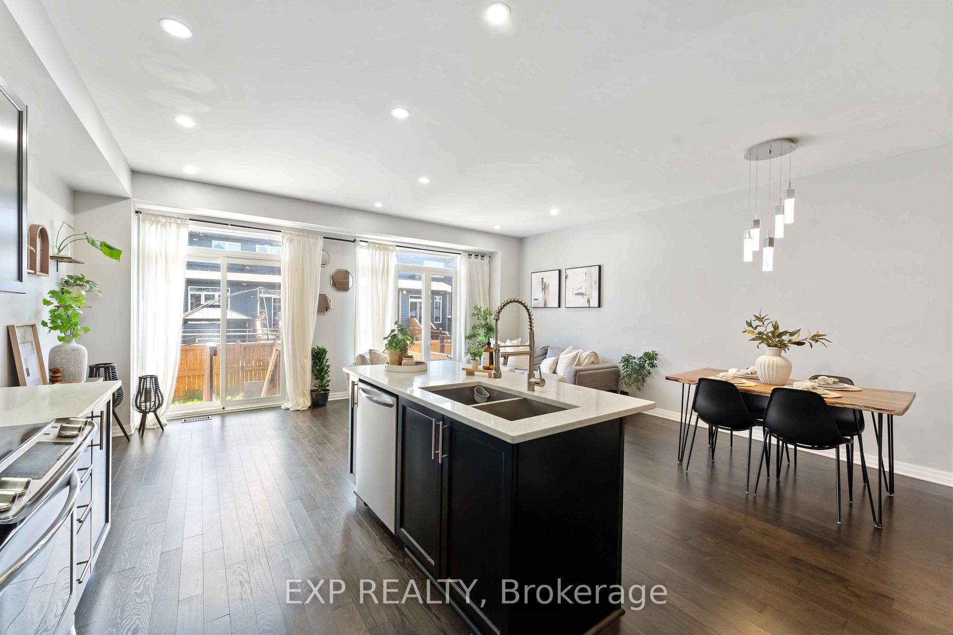 Photo 8 of 329 Tulum Crescent, Ottawa, Kanata - Emerald Meadows/Trailwest — HOMEH