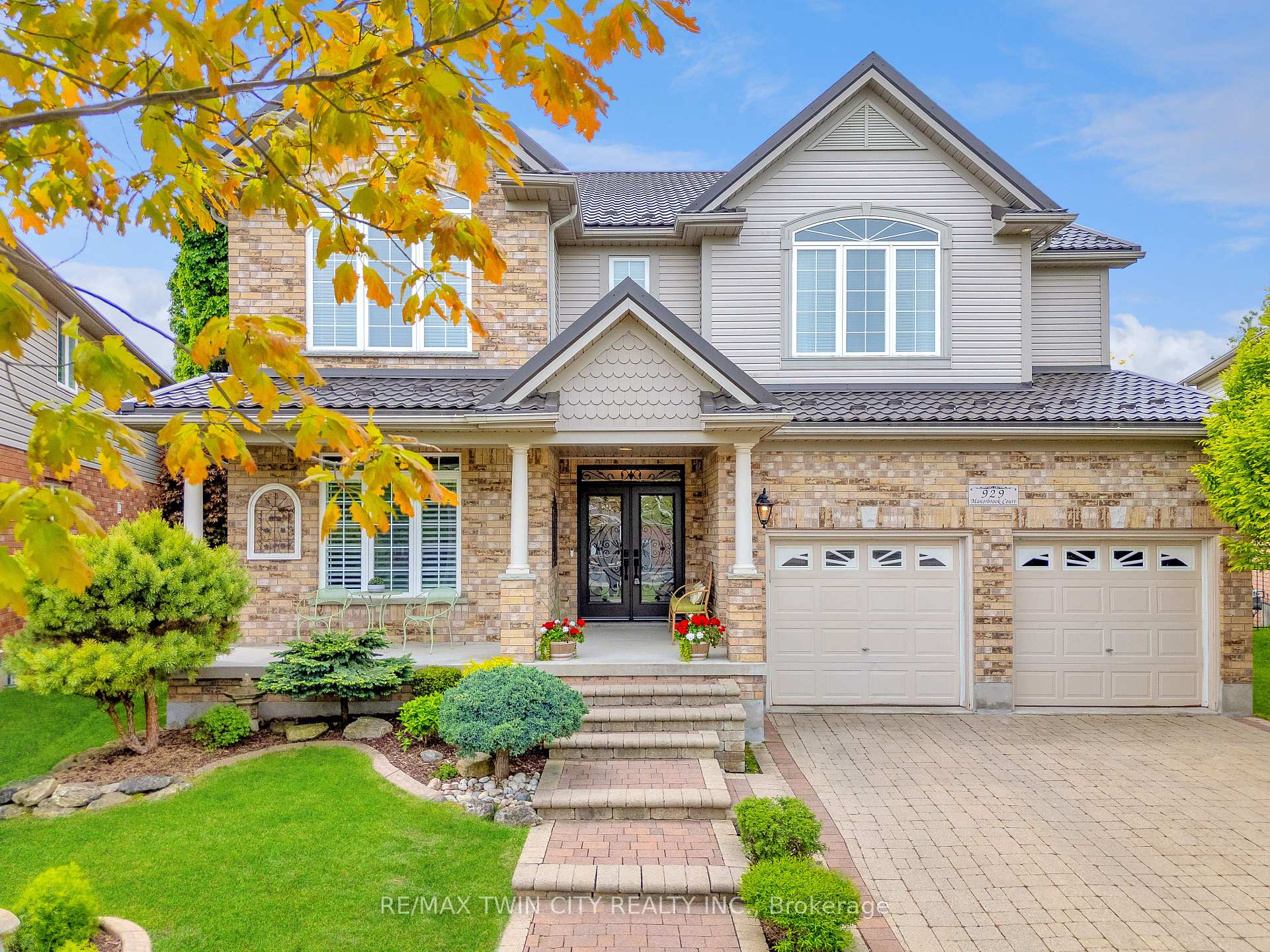 Photo 1 of 929 Manorbrook Court, Kitchener — HOMEH