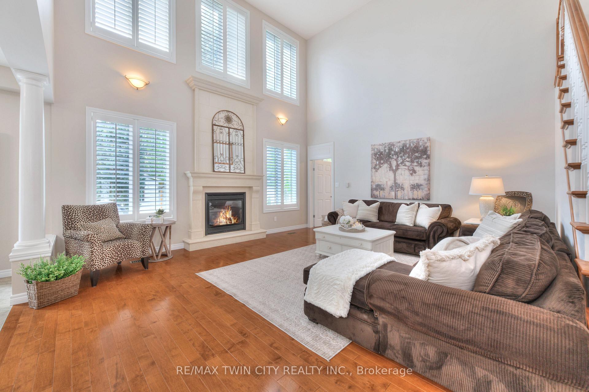 Photo 10 of 929 Manorbrook Court, Kitchener — HOMEH