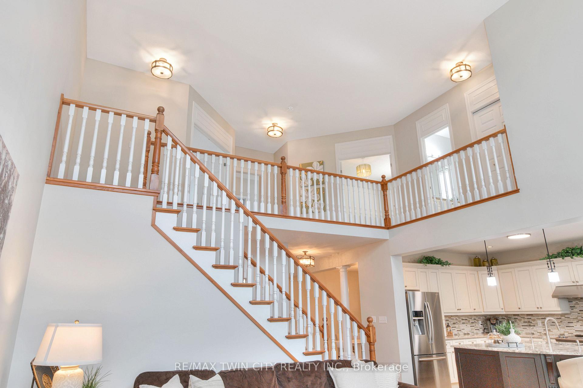 Photo 12 of 929 Manorbrook Court, Kitchener — HOMEH