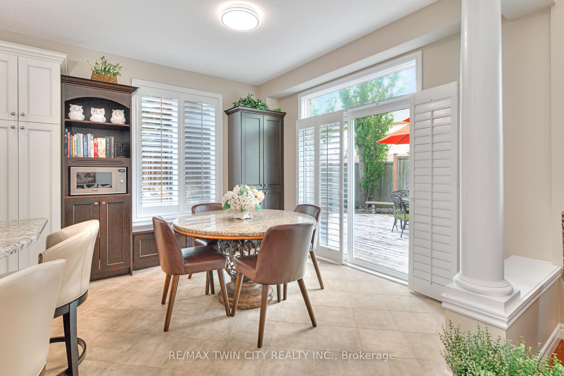 Photo 16 of 929 Manorbrook Court, Kitchener — HOMEH