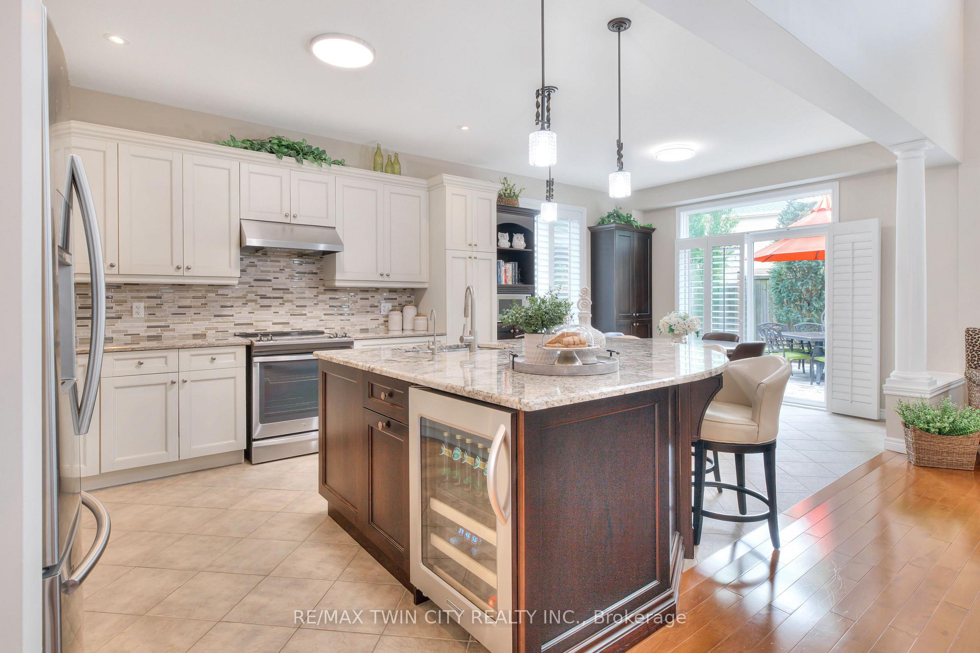 Photo 18 of 929 Manorbrook Court, Kitchener — HOMEH