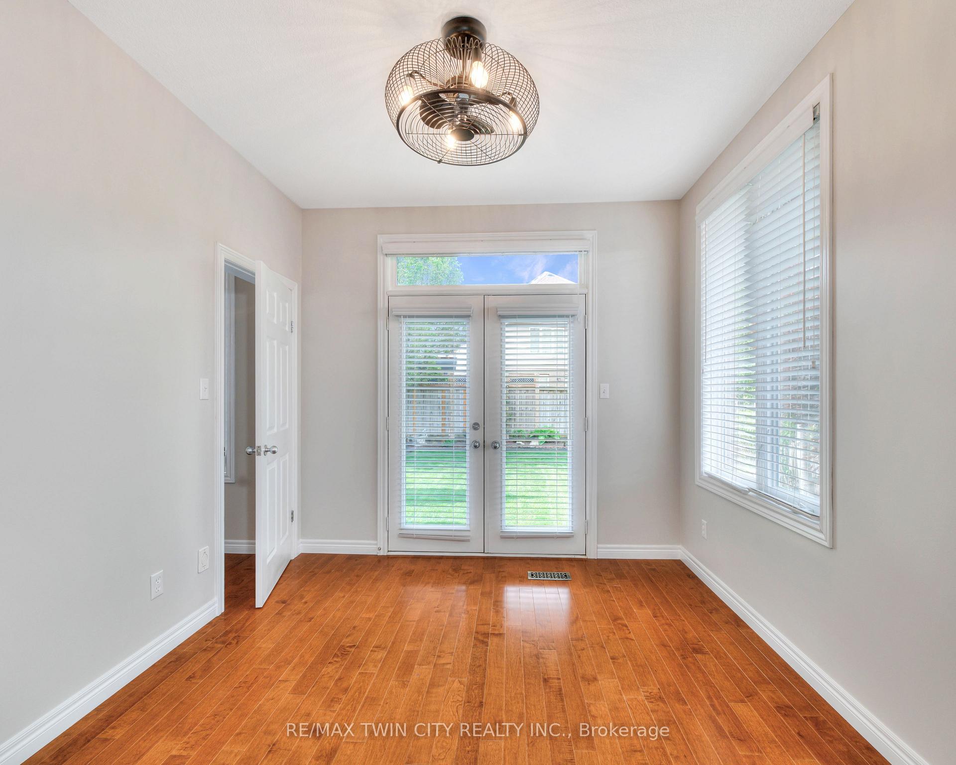 Photo 20 of 929 Manorbrook Court, Kitchener — HOMEH